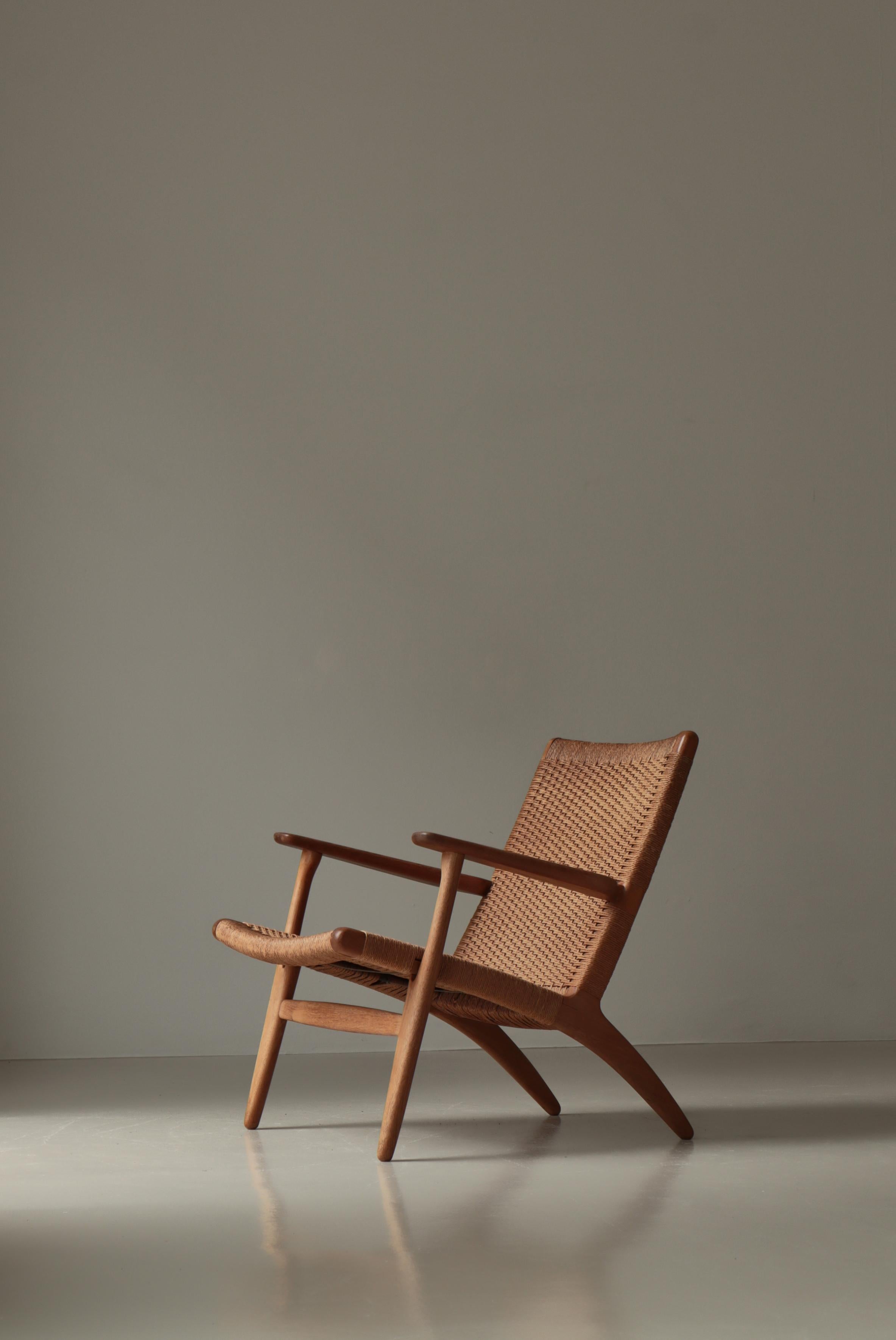 Hans J. Wegner Early Production Lounge Chair Modell CH25, Dänemark, 1950er Jahre (Dänisch) im Angebot