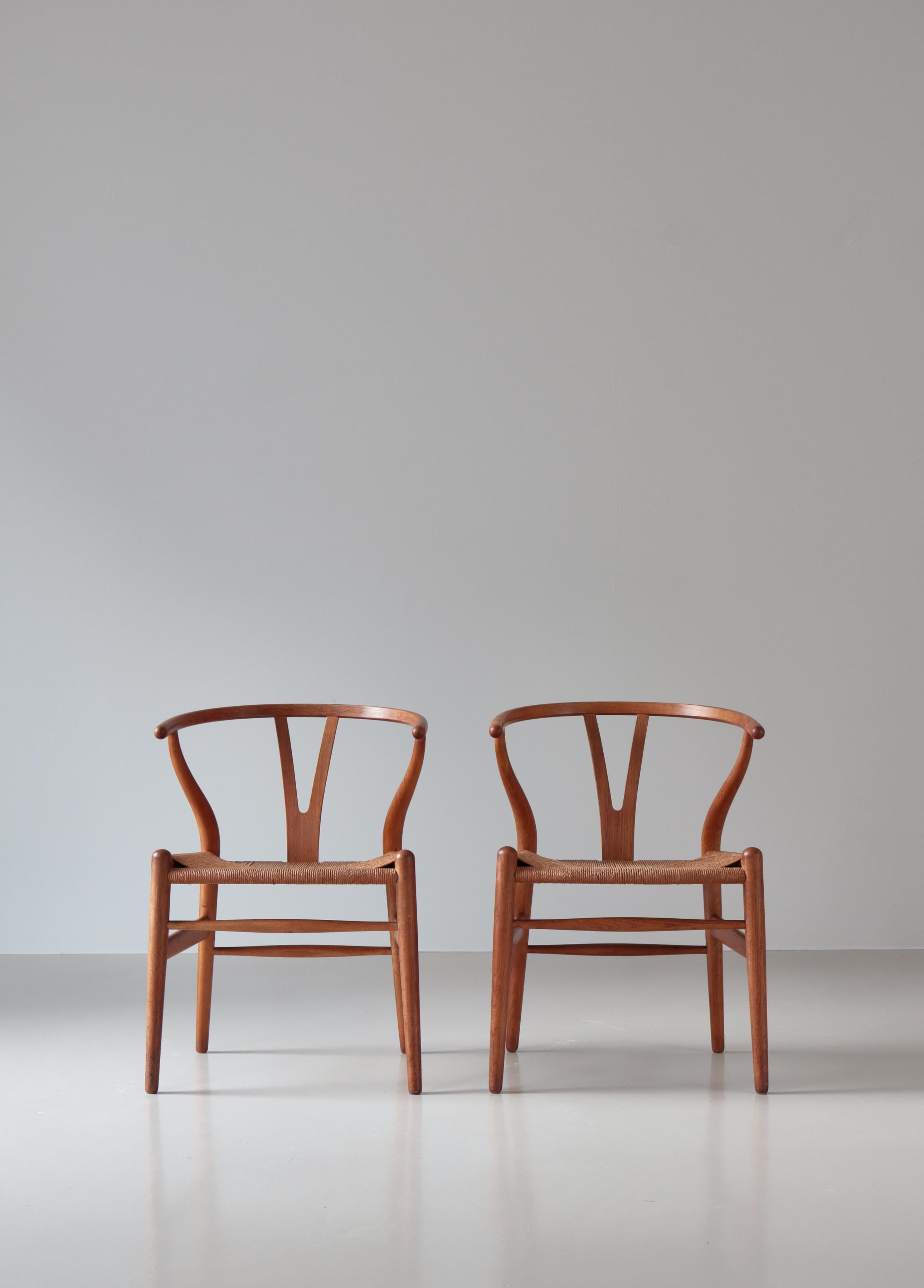 Sedia Hans J. Wegner con timbro Carl Hansen & Son CH-24 