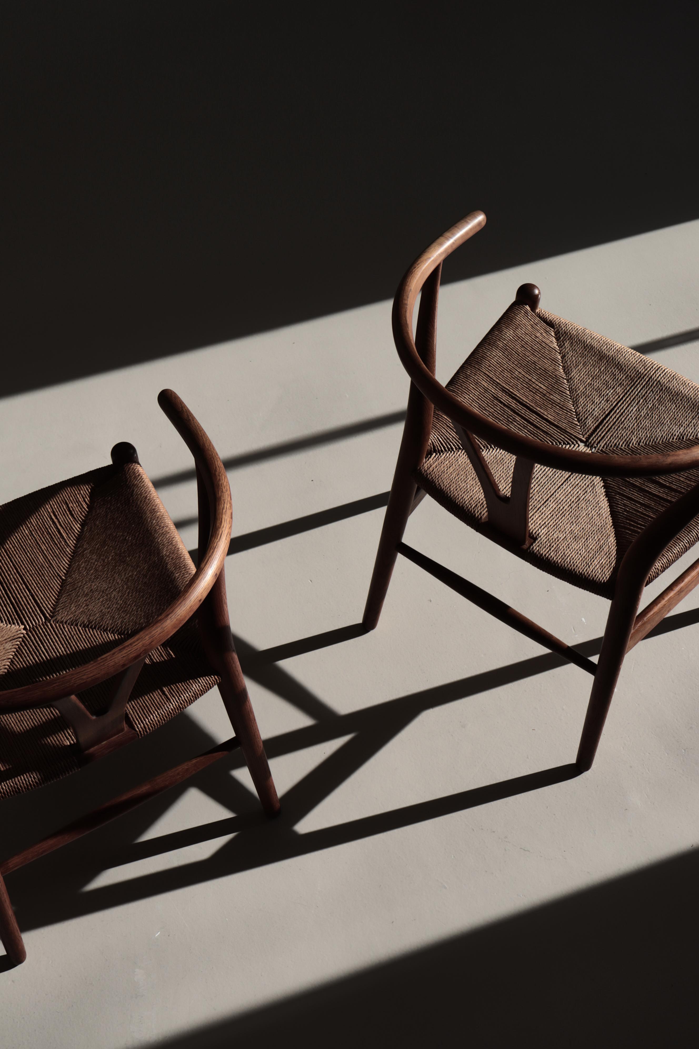 Sedia Hans J. Wegner con timbro Carl Hansen & Son CH-24 