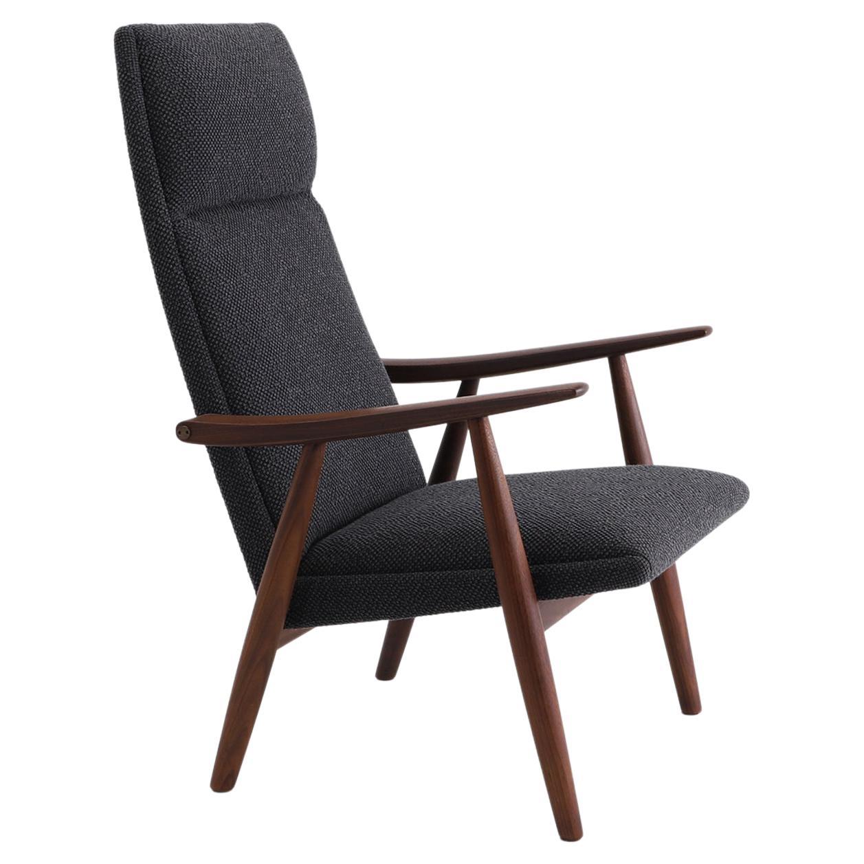 Hans J. Wegner / Easy chair. GE-260A / GETAMA For Sale