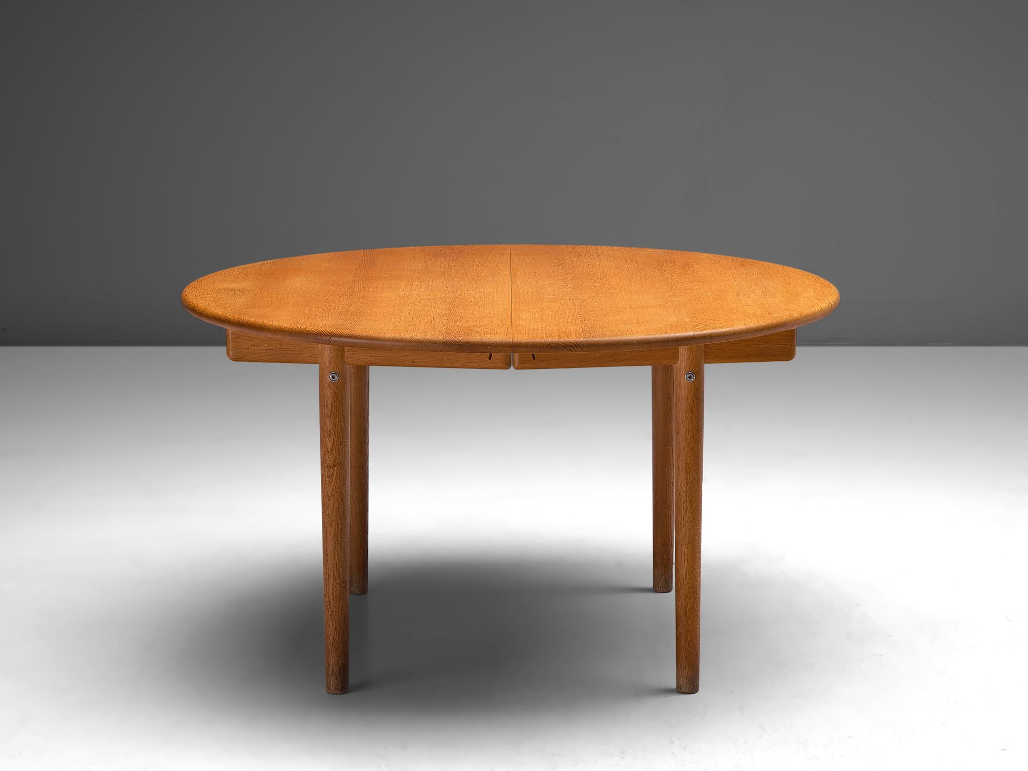 Scandinavian Modern Hans J. Wegner Extendable PP70 Table in Oak