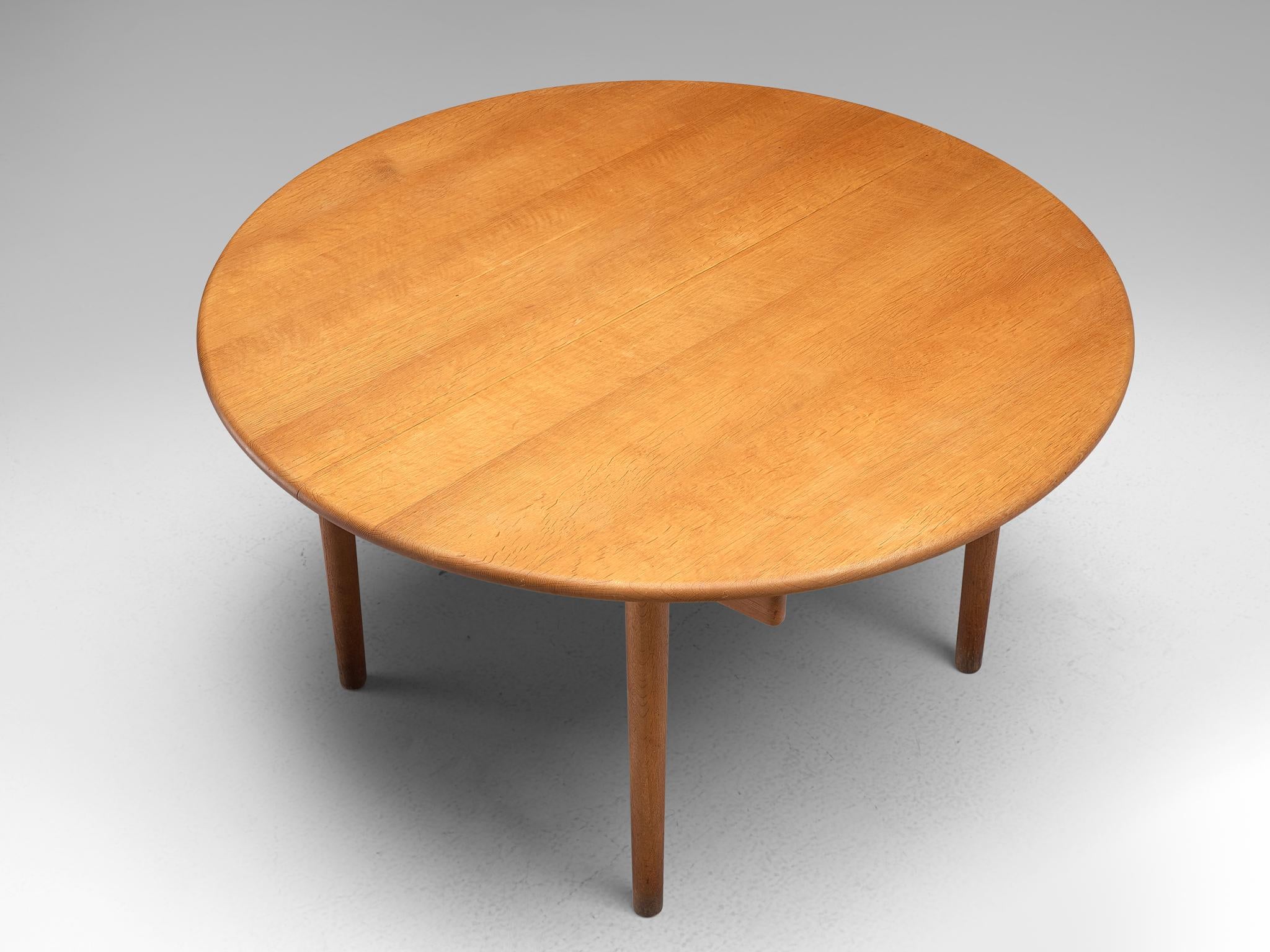 Hans J. Wegner Extendable PP70 Table in Oak In Good Condition In Waalwijk, NL