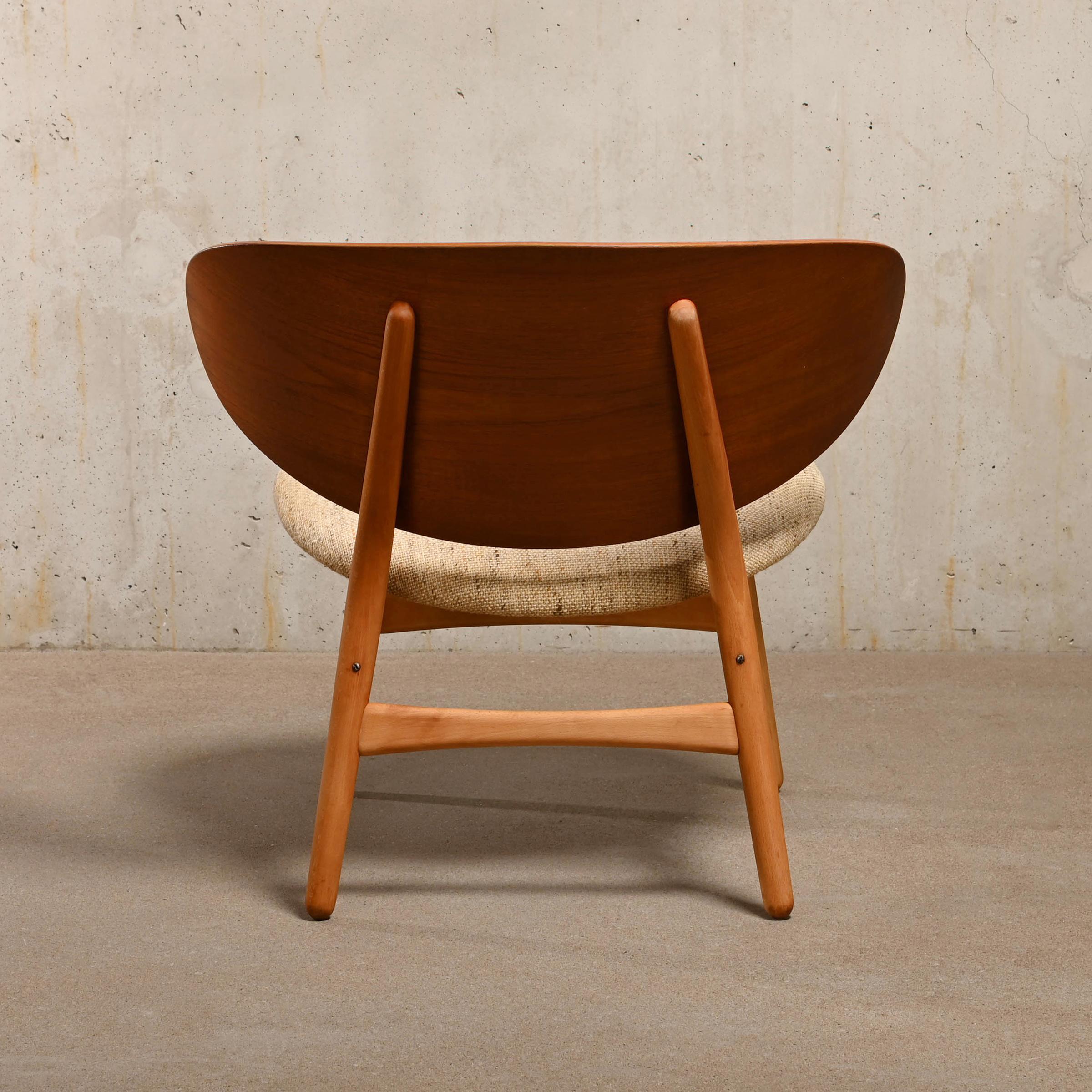 Hans J. Wegner Fh 1936 Shell Chair in Beach and Teak Wood for Fritz Hansen, 1950 In Good Condition In Amsterdam, NL