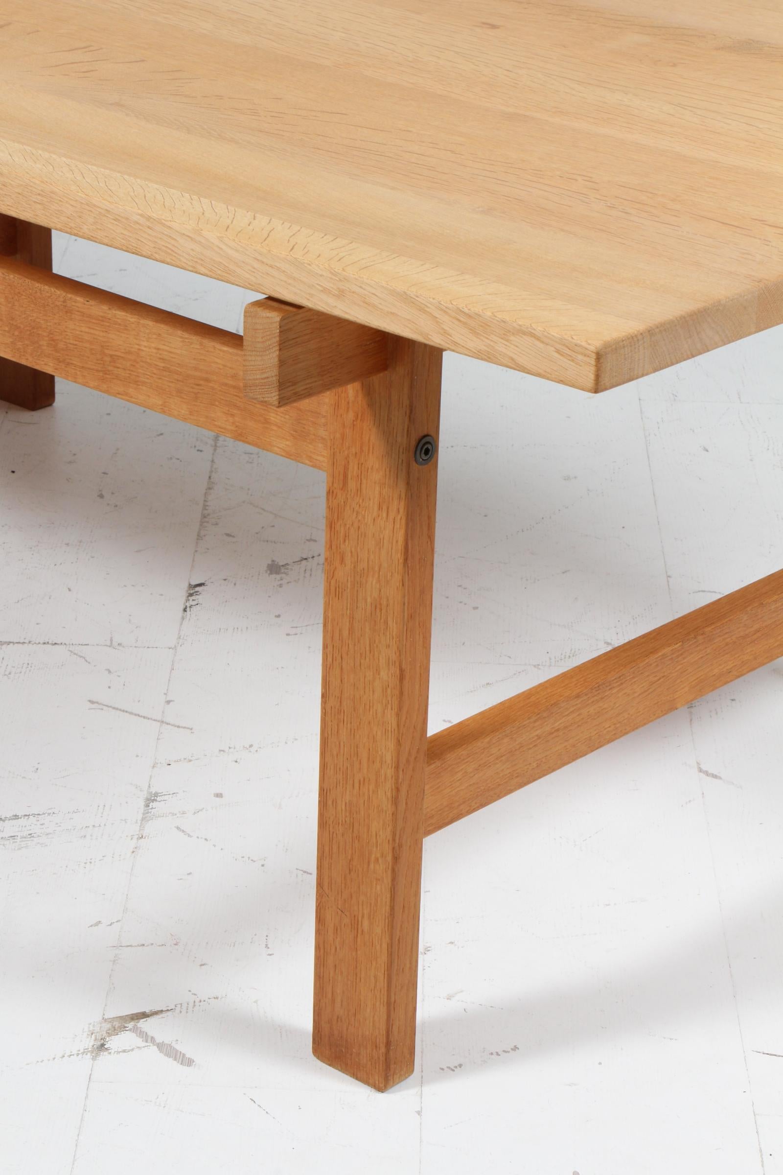 Hans J. Wegner para Andreas Tuck  Mesa de centro, roble macizo. en Bueno estado para la venta en Esbjerg, DK