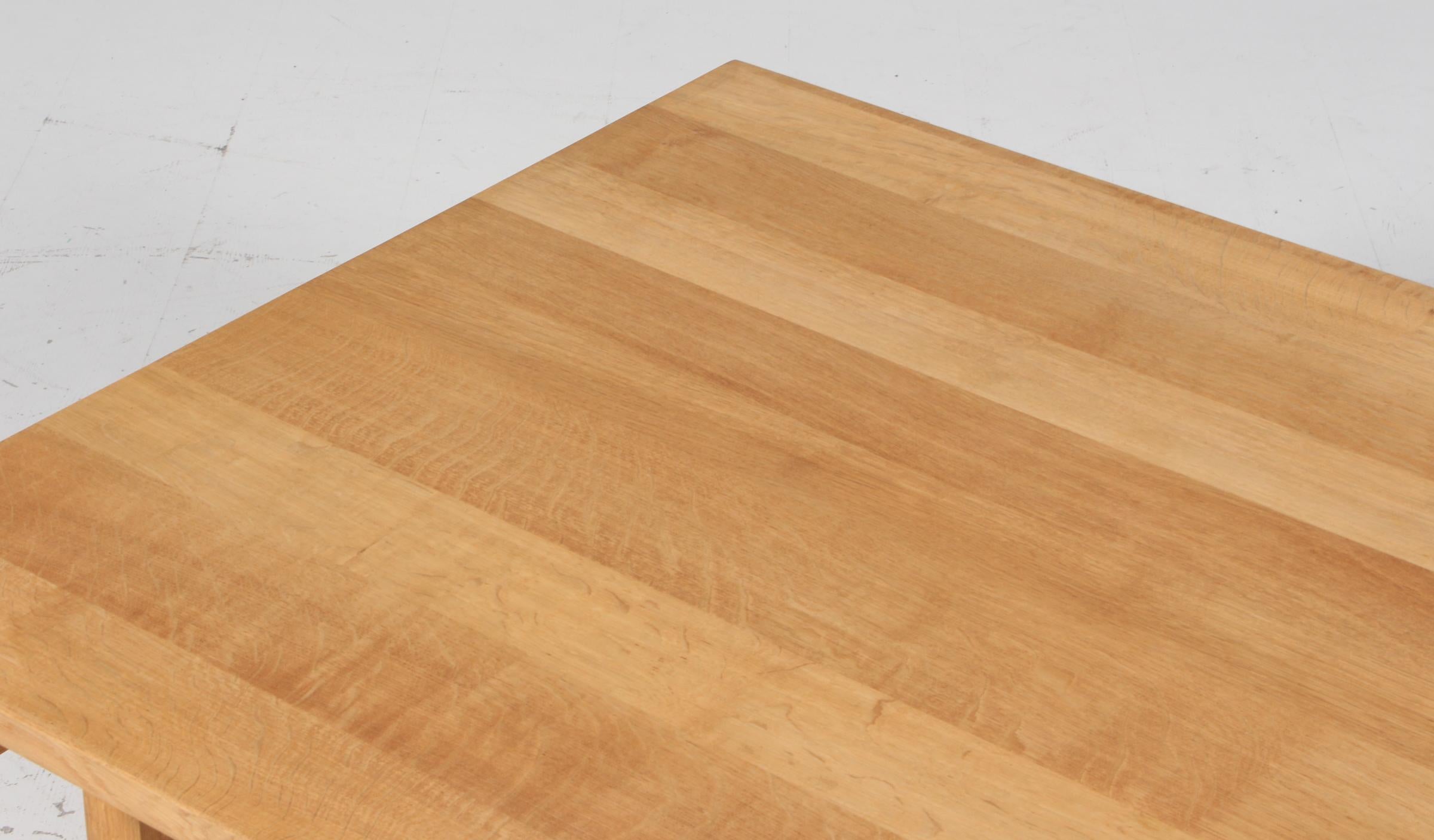 Hans J. Wegner for Andreas Tuck  Coffee Table, solid oak. In Good Condition For Sale In Esbjerg, DK