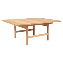 Hans J. Wegner pour Andreas Tuck  Table basse, chêne massif.