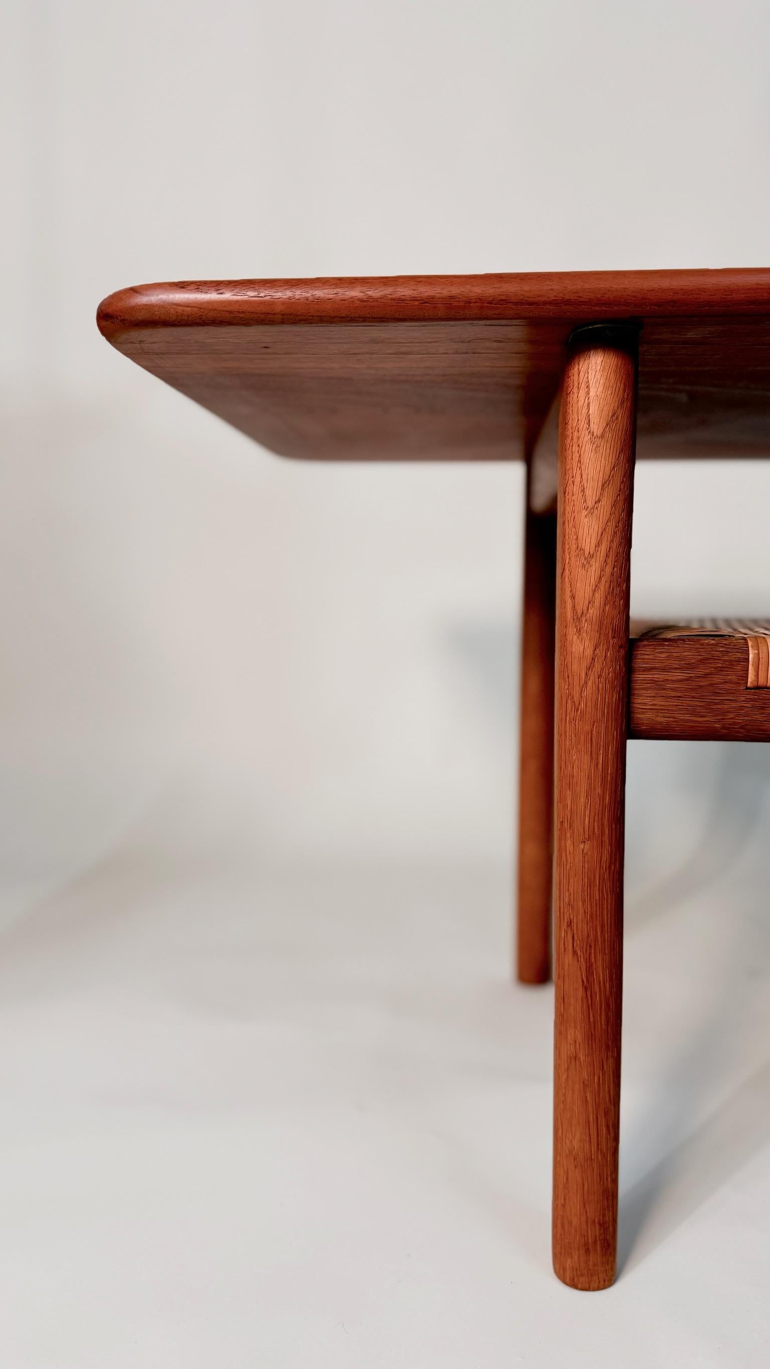 Scandinave moderne Hans J. Wegner pour Andreas Tuck table basse en teck modèle AT-10 en vente