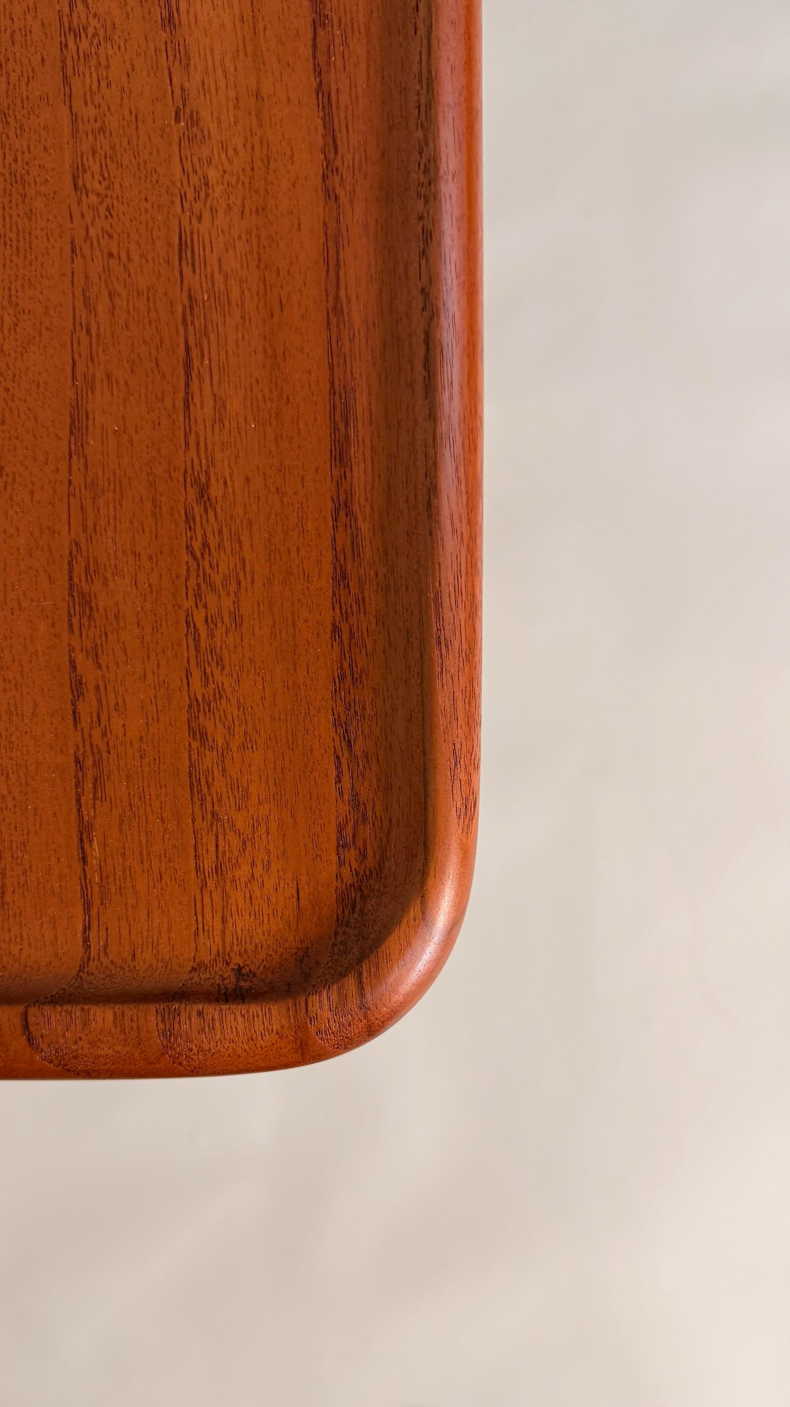 Hans J. Wegner pour Andreas Tuck table basse en teck modèle AT-10 Bon état - En vente à San Diego, CA