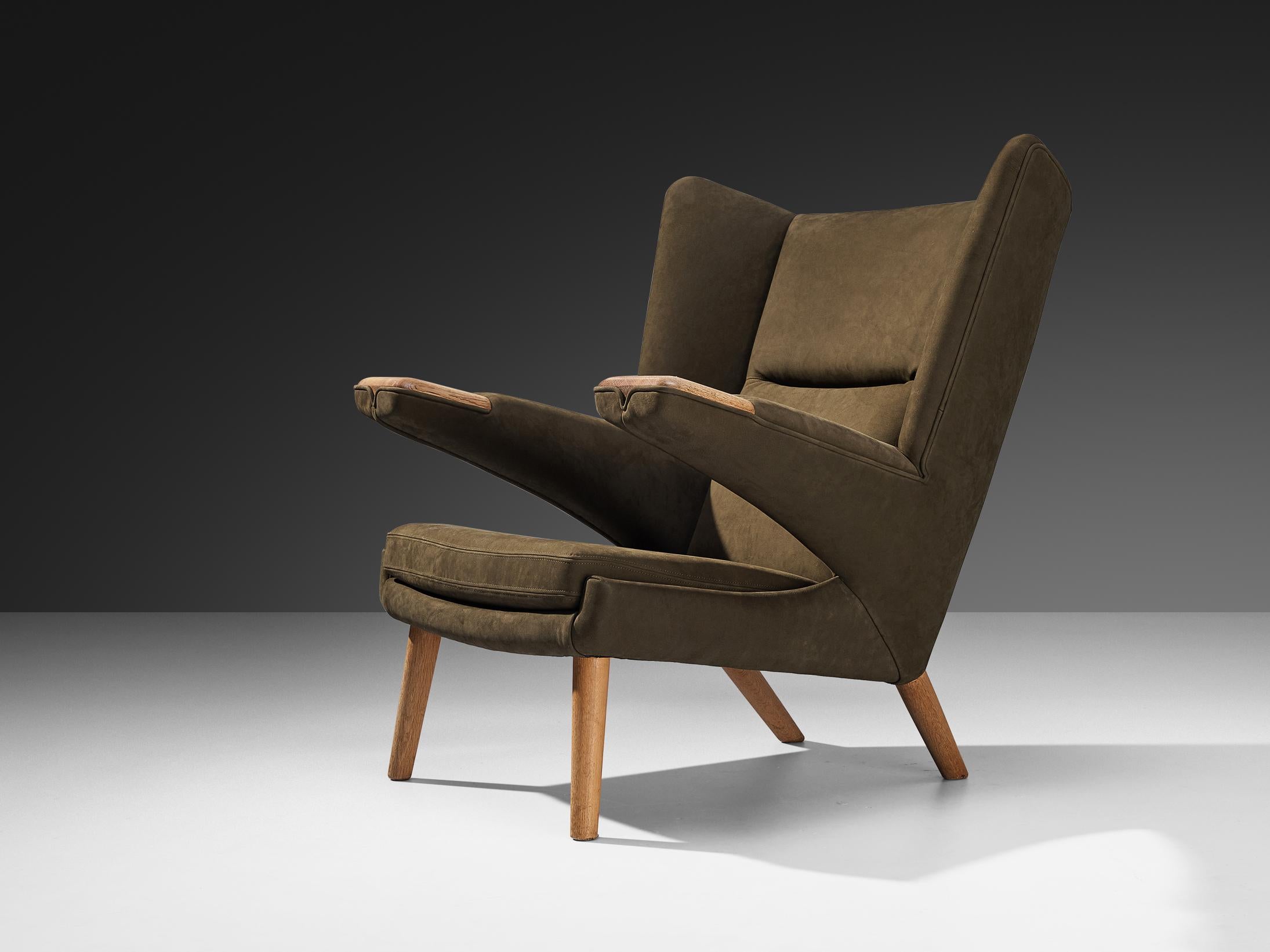 Hans J. Wegner for A.P. Stolen, ‘New Papa Bear’ lounge chair, model AP69, oak, reupholstered in Ohmann Colorado nubuck leather, Denmark, 1968/69 

This Danish armchair named ‘New Papa Bear’, model AP69, is a design by Hans J. Wegner for AP Stolen