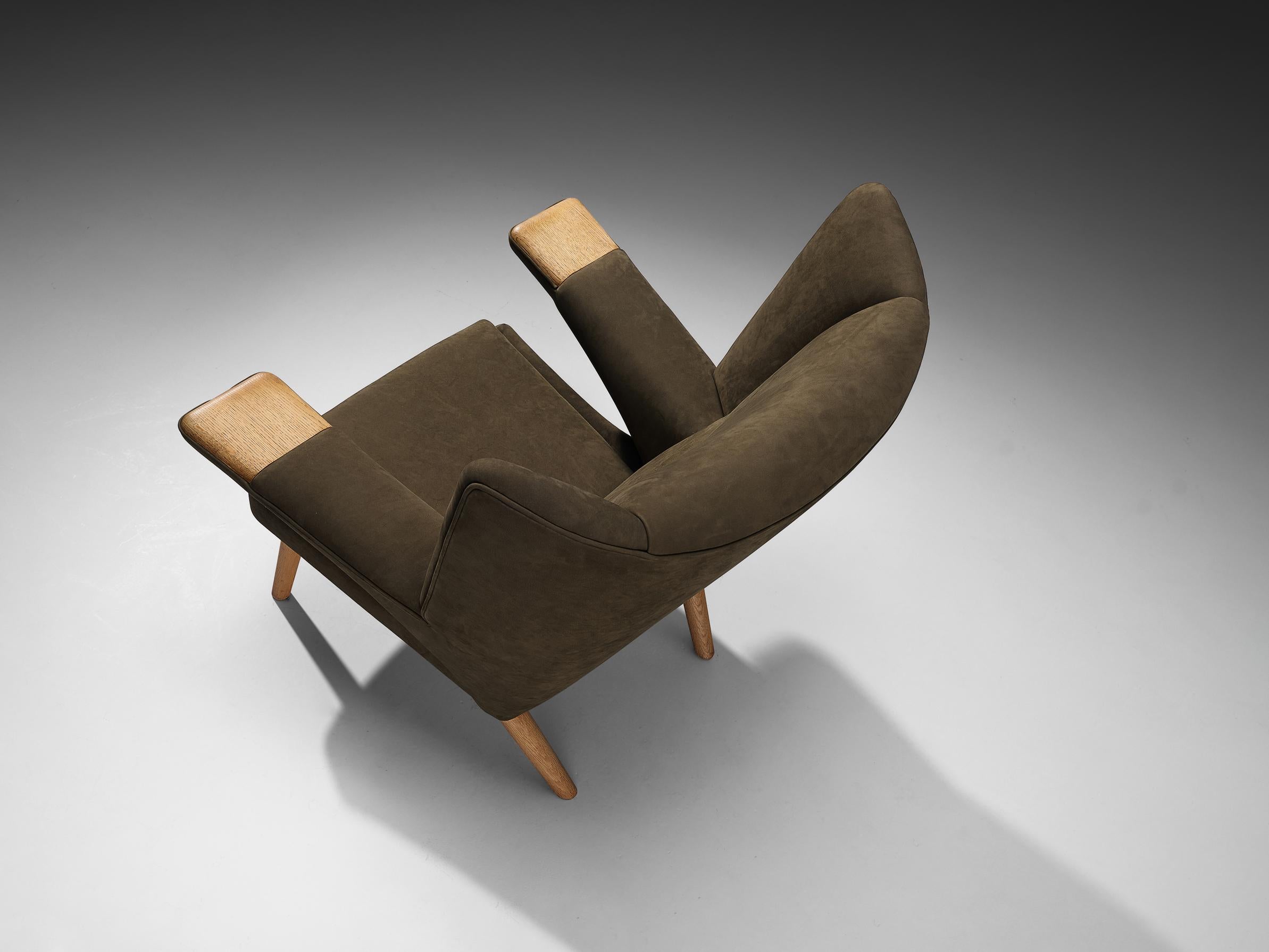 Hans J. Wegner for A.P. Stolen ‘New Papa Bear’ Easy Chair in Nubuck Leather For Sale 3