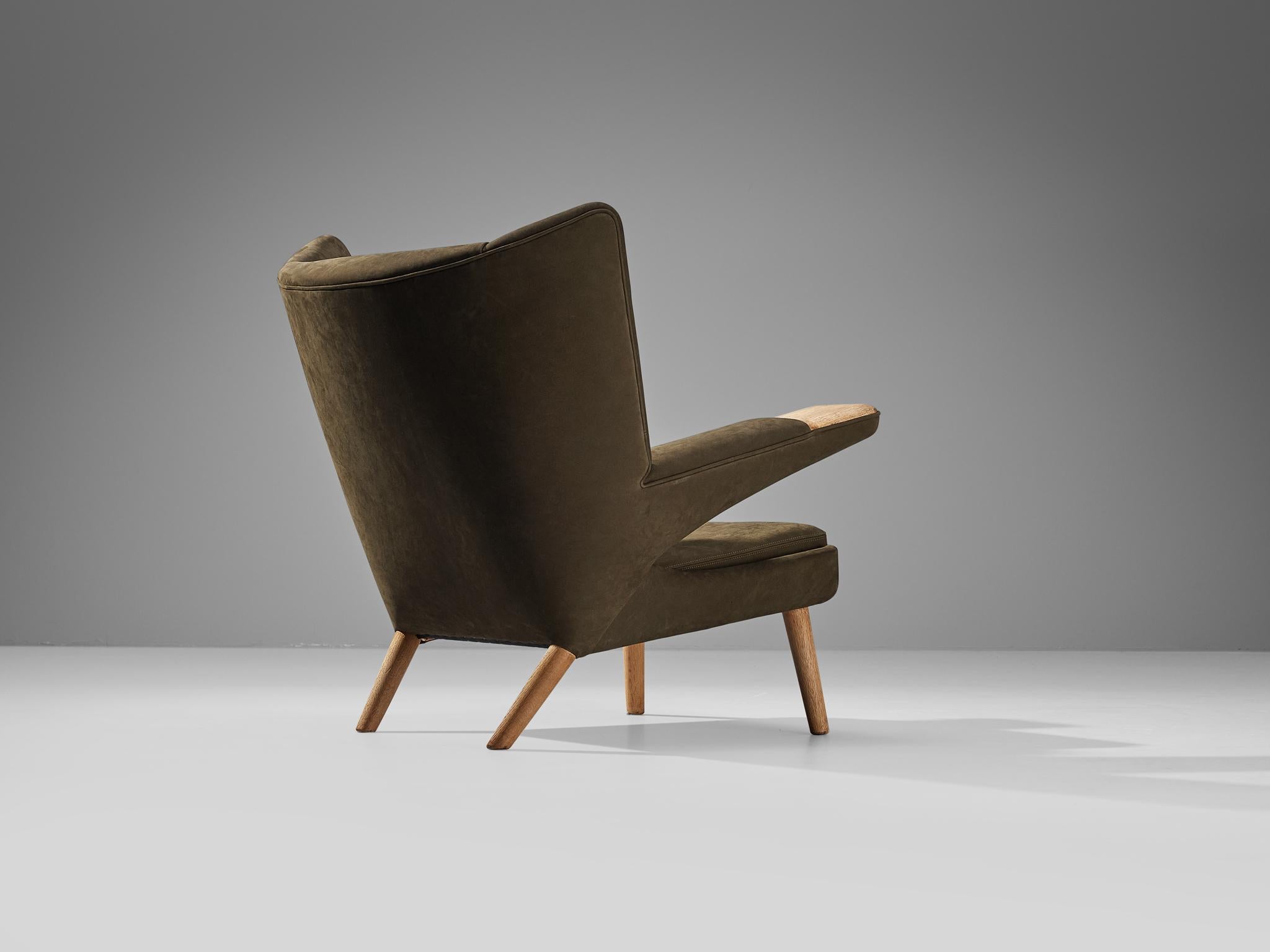 Mid-20th Century Hans J. Wegner for A.P. Stolen ‘New Papa Bear’ Easy Chair in Oak and Leather