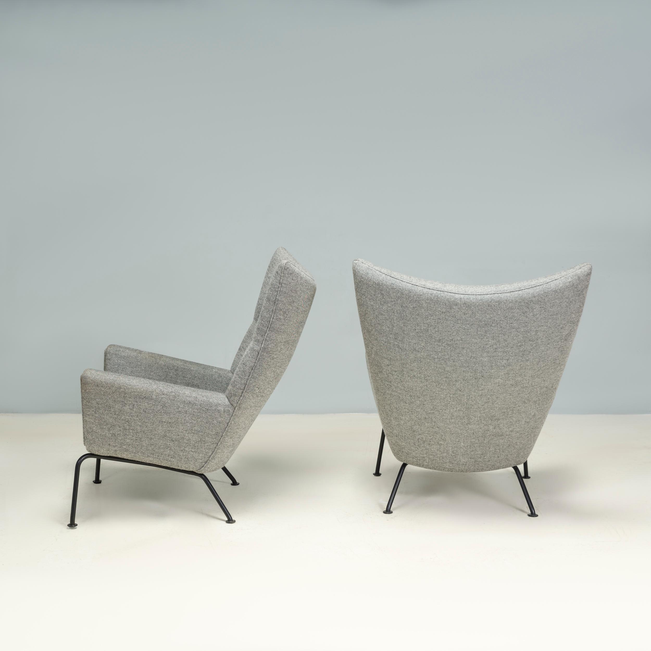 Hans J. Wegner for Carl Hansen Grey Fabric  CH445 Wing Chair, Set of 2 In Good Condition In London, GB