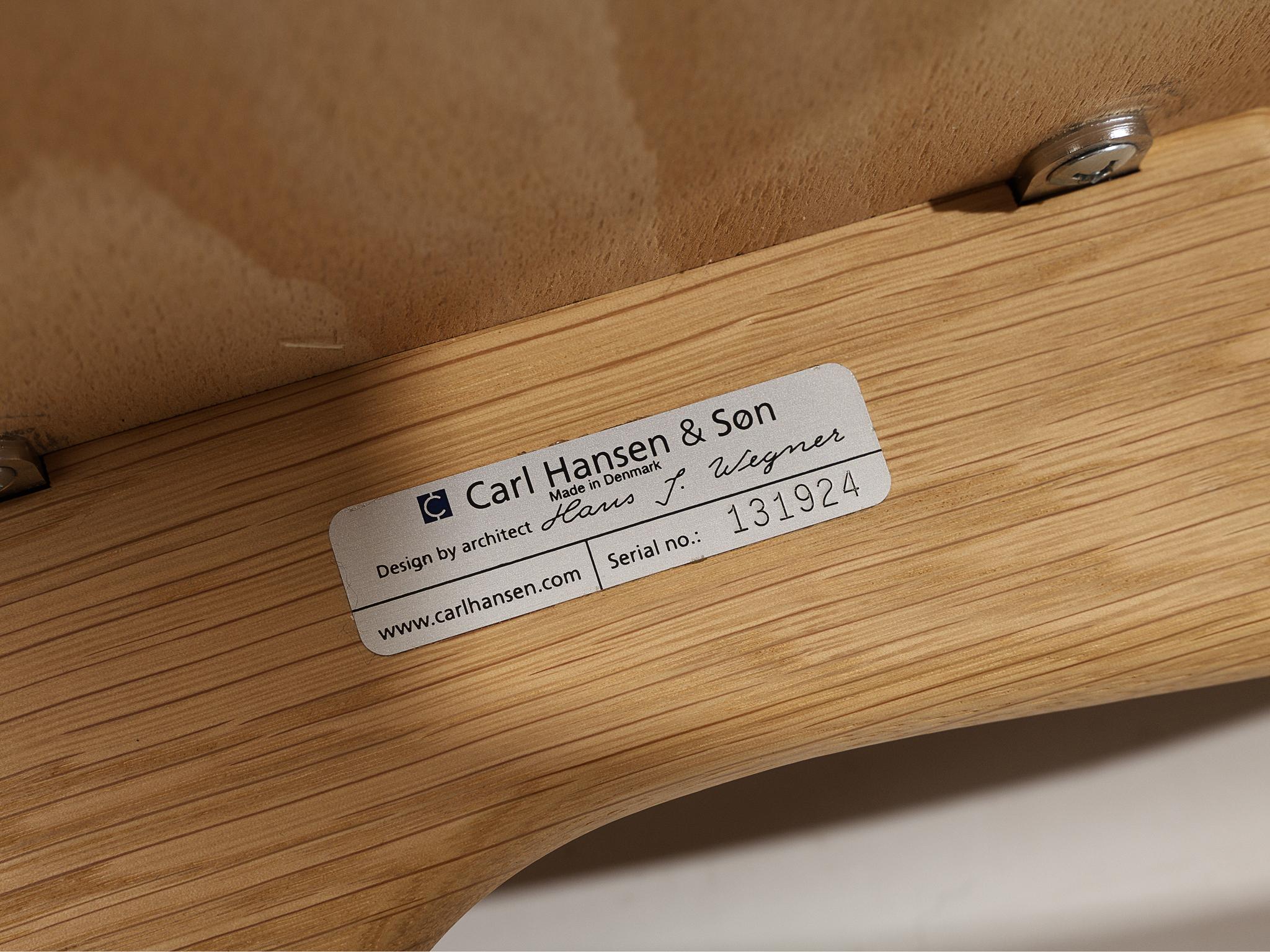 Hans J. Wegner for Carl Hansen & Søn Dining Chair in Oak and Leather  For Sale 3