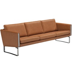 Sofá Hans J. Wegner para Carl Hansen & Søn en piel coñac
