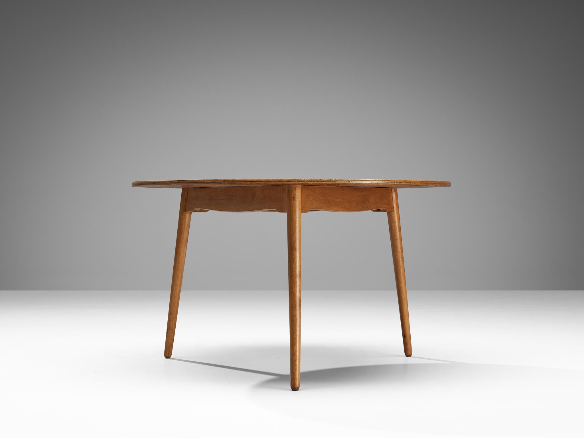 Scandinavo moderno Tavolo da pranzo rotondo 'Heart' in teak di Hans J. Wegner per Fritz Hansen