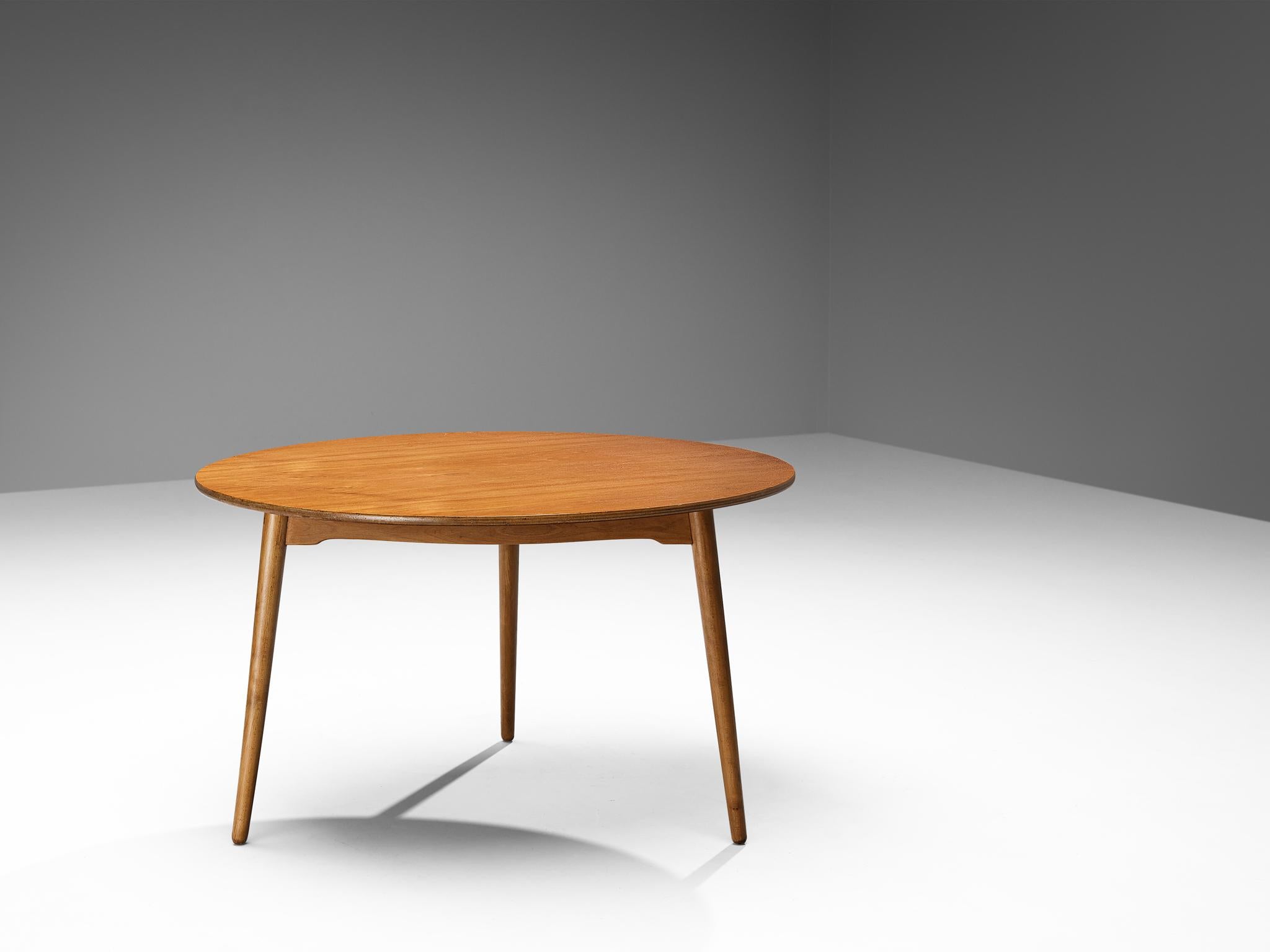 Tavolo da pranzo rotondo 'Heart' in teak di Hans J. Wegner per Fritz Hansen In condizioni buone a Waalwijk, NL
