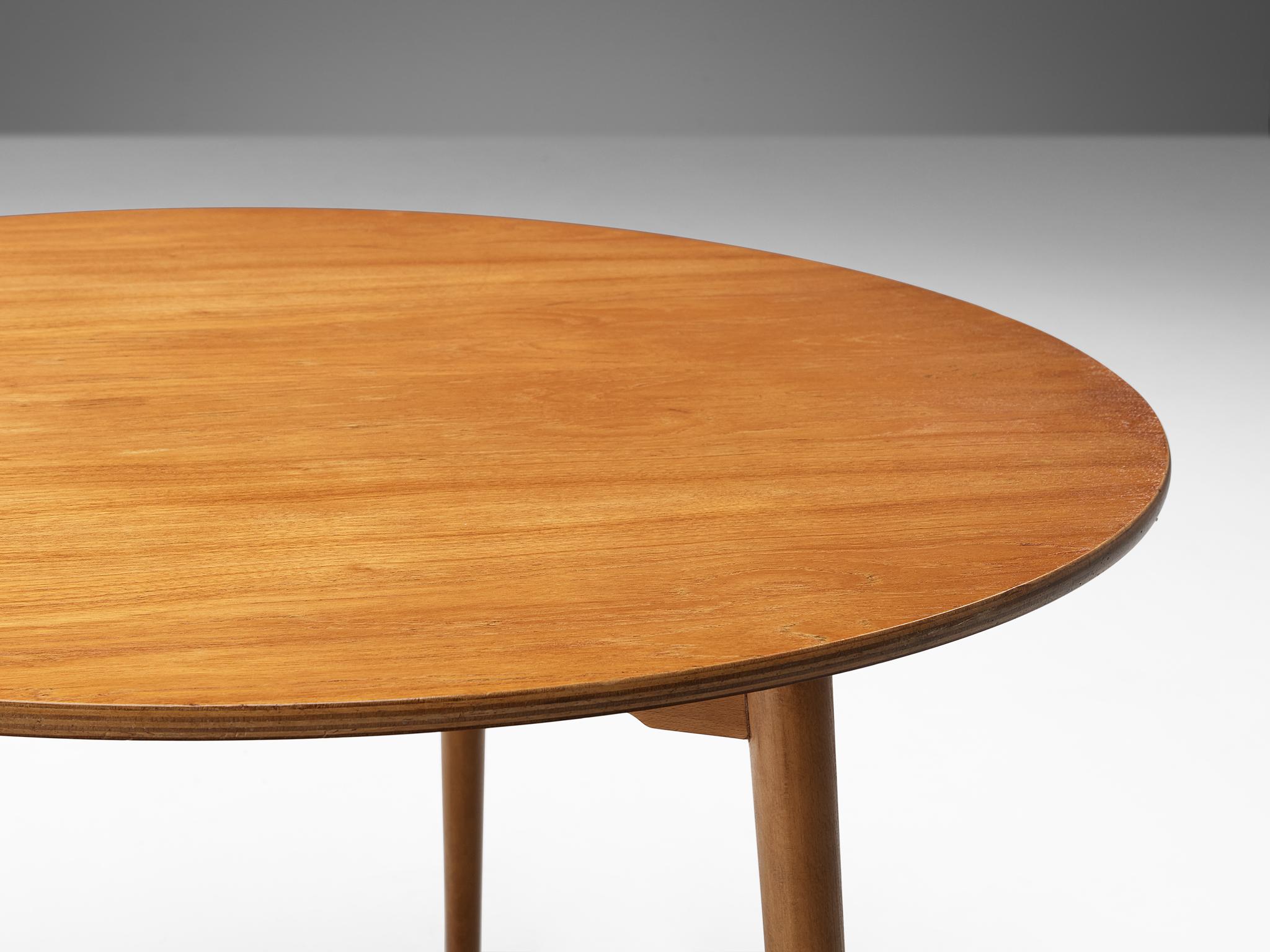 Metà XX secolo Tavolo da pranzo rotondo 'Heart' in teak di Hans J. Wegner per Fritz Hansen