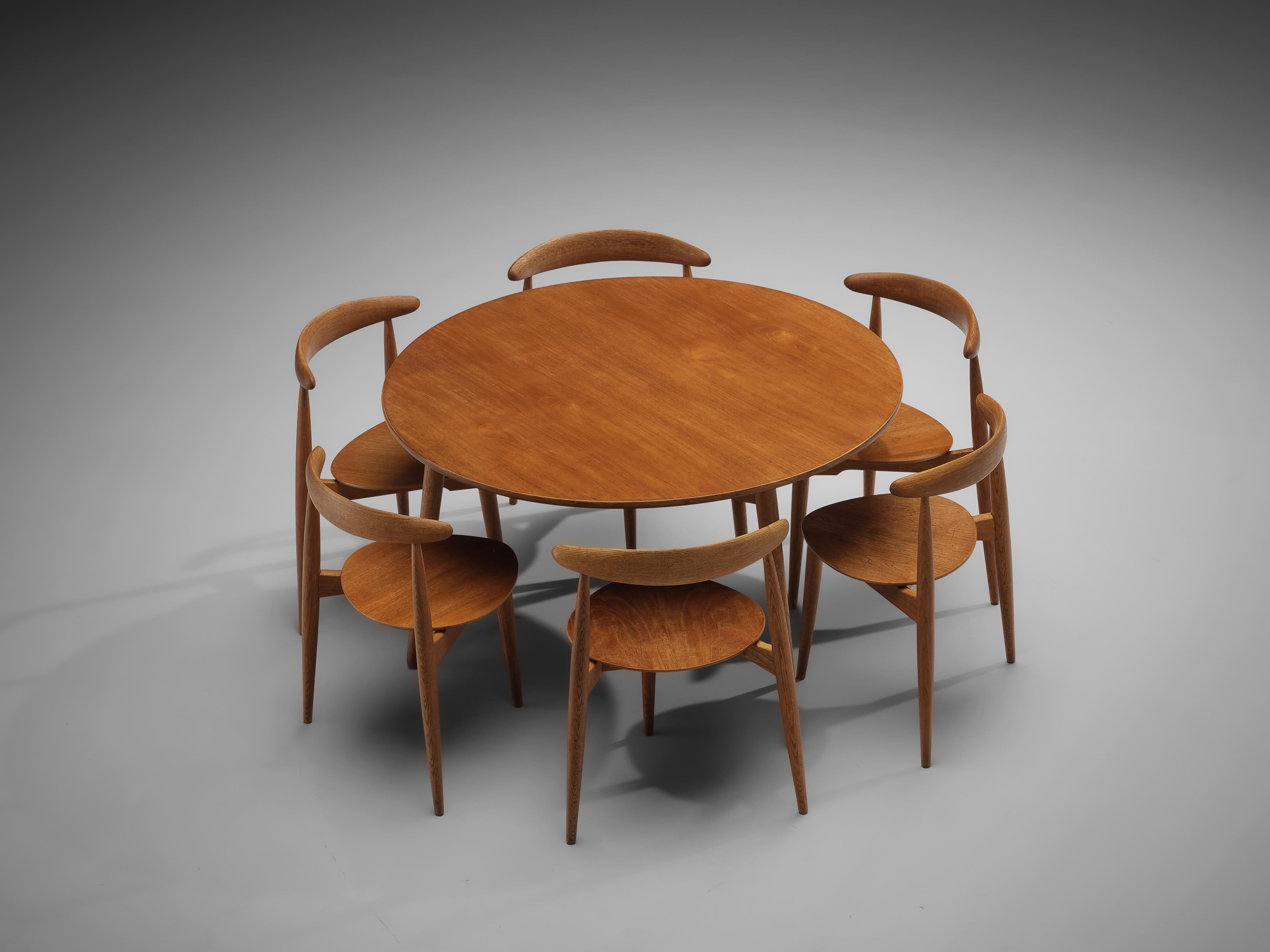 Danish Hans J. Wegner for Fritz Hansen Set of 6 Chairs ‘FH4103’ with Round Dining Table