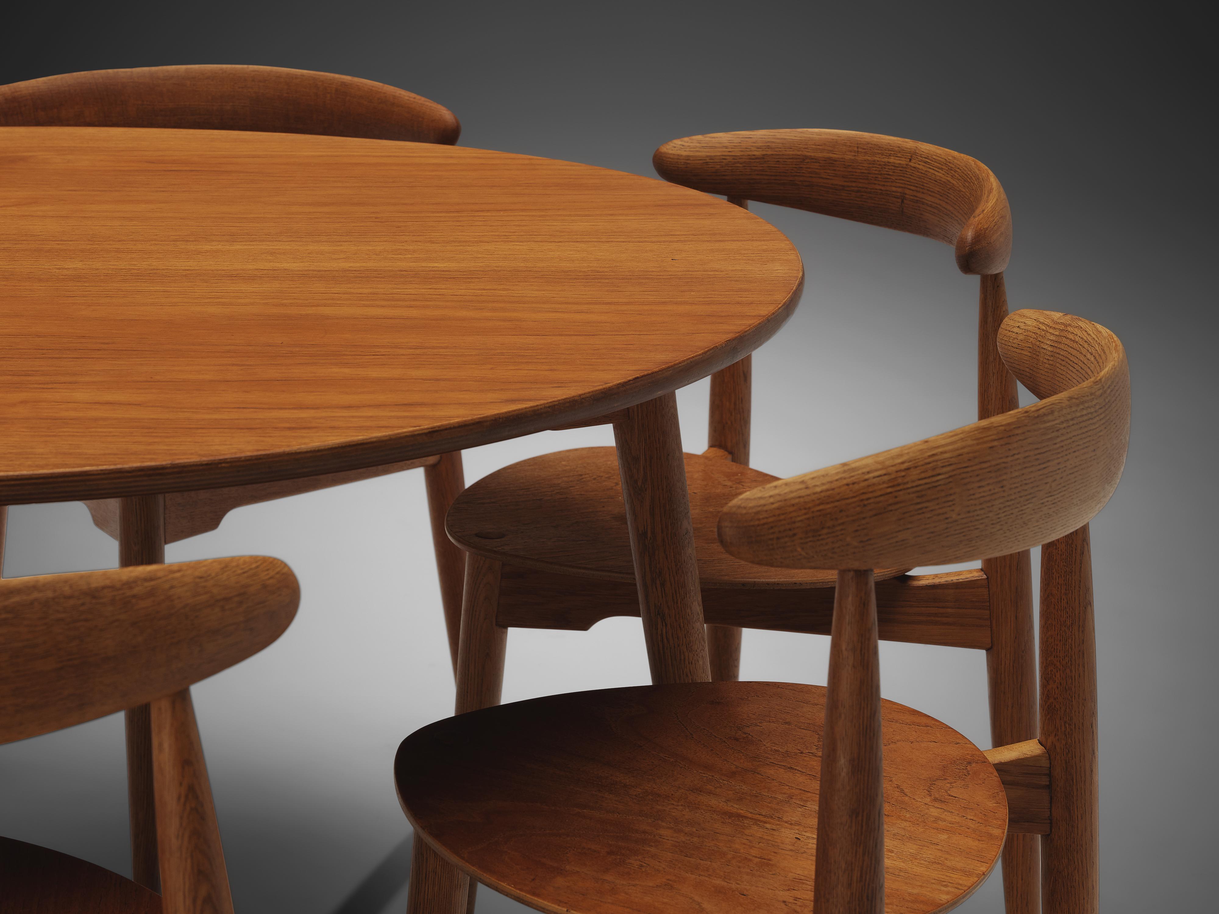 Mid-20th Century Hans J. Wegner for Fritz Hansen Set of 6 Chairs ‘FH4103’ with Round Dining Table