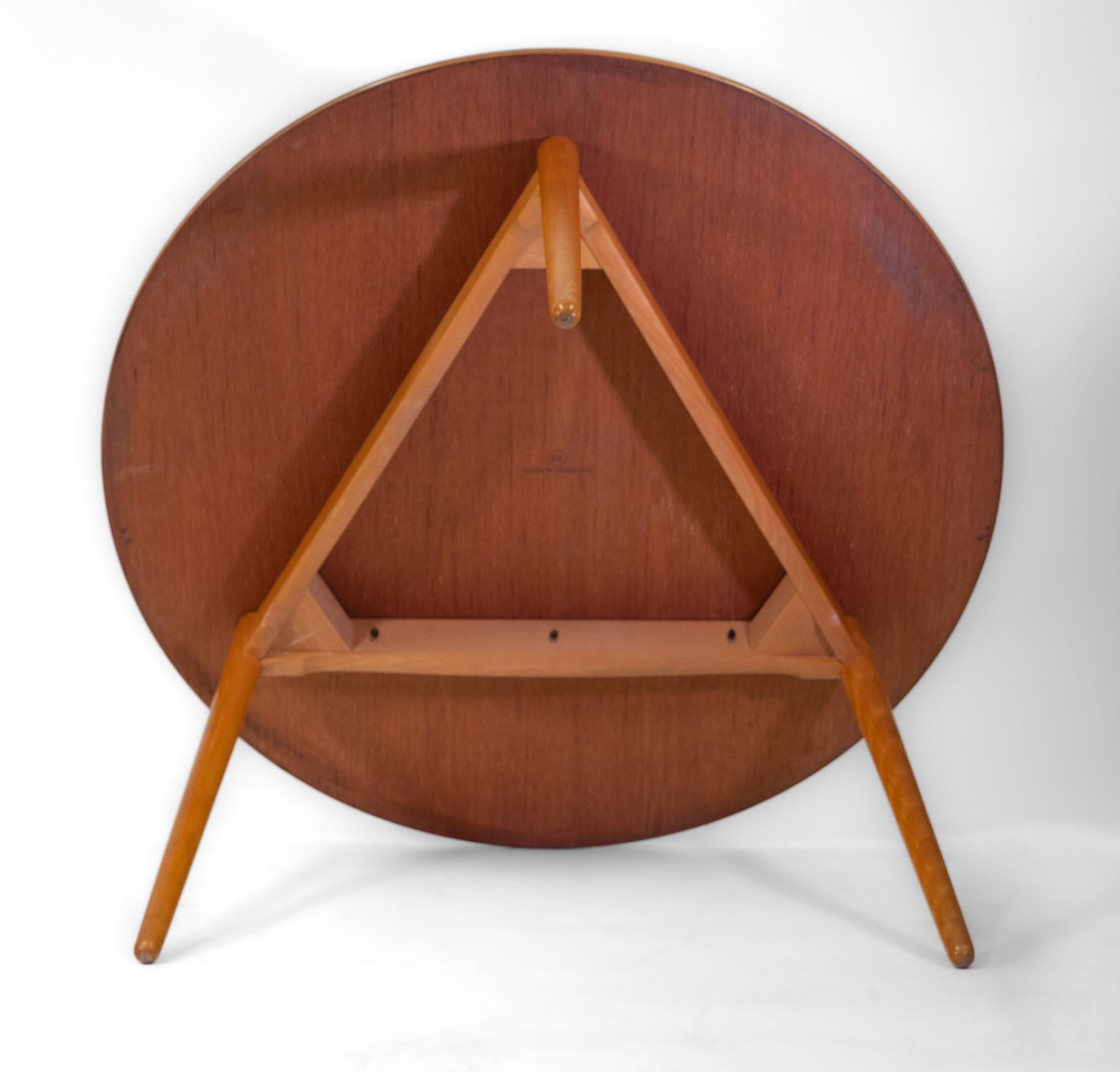 Hans J. Wegner For Fritz Hansen Vintage Table & Six 'Heart' Chairs Model Fh4103 For Sale 12