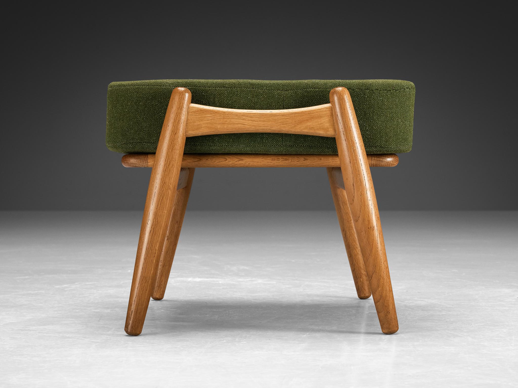 Mid-20th Century Hans J. Wegner for Getama 'Cigar' Stool in Solid Oak with Green Cushion  For Sale