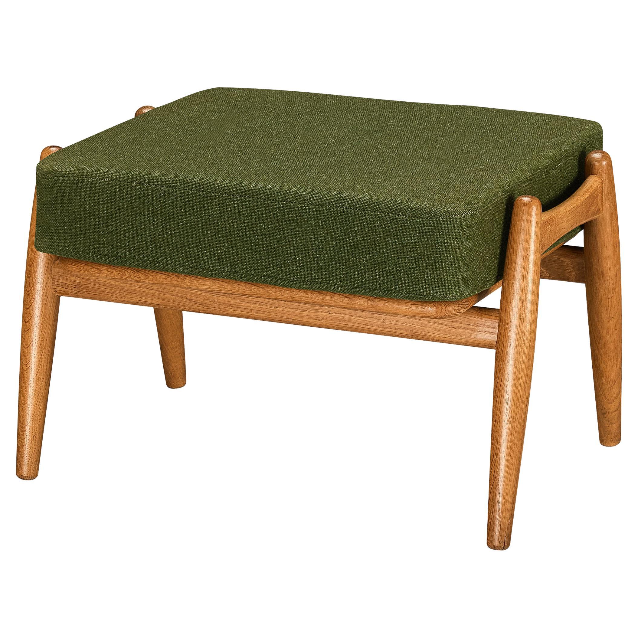 Hans J. Wegner for Getama 'Cigar' Stool in Solid Oak with Green Cushion 