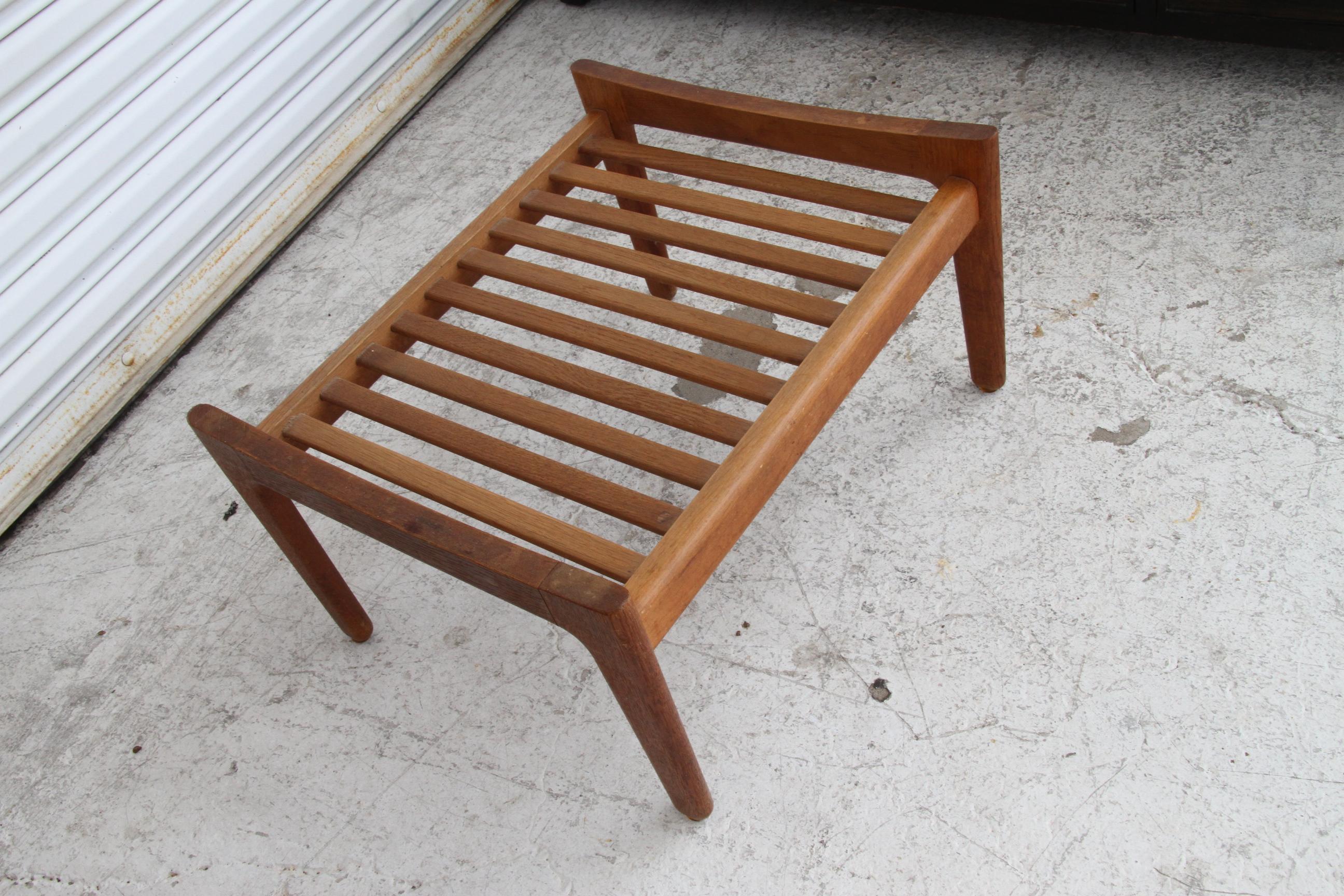 Hans J. Wegner for Getama 'Cigar' Stool in Solid Oak with Orange Cushion For Sale 3