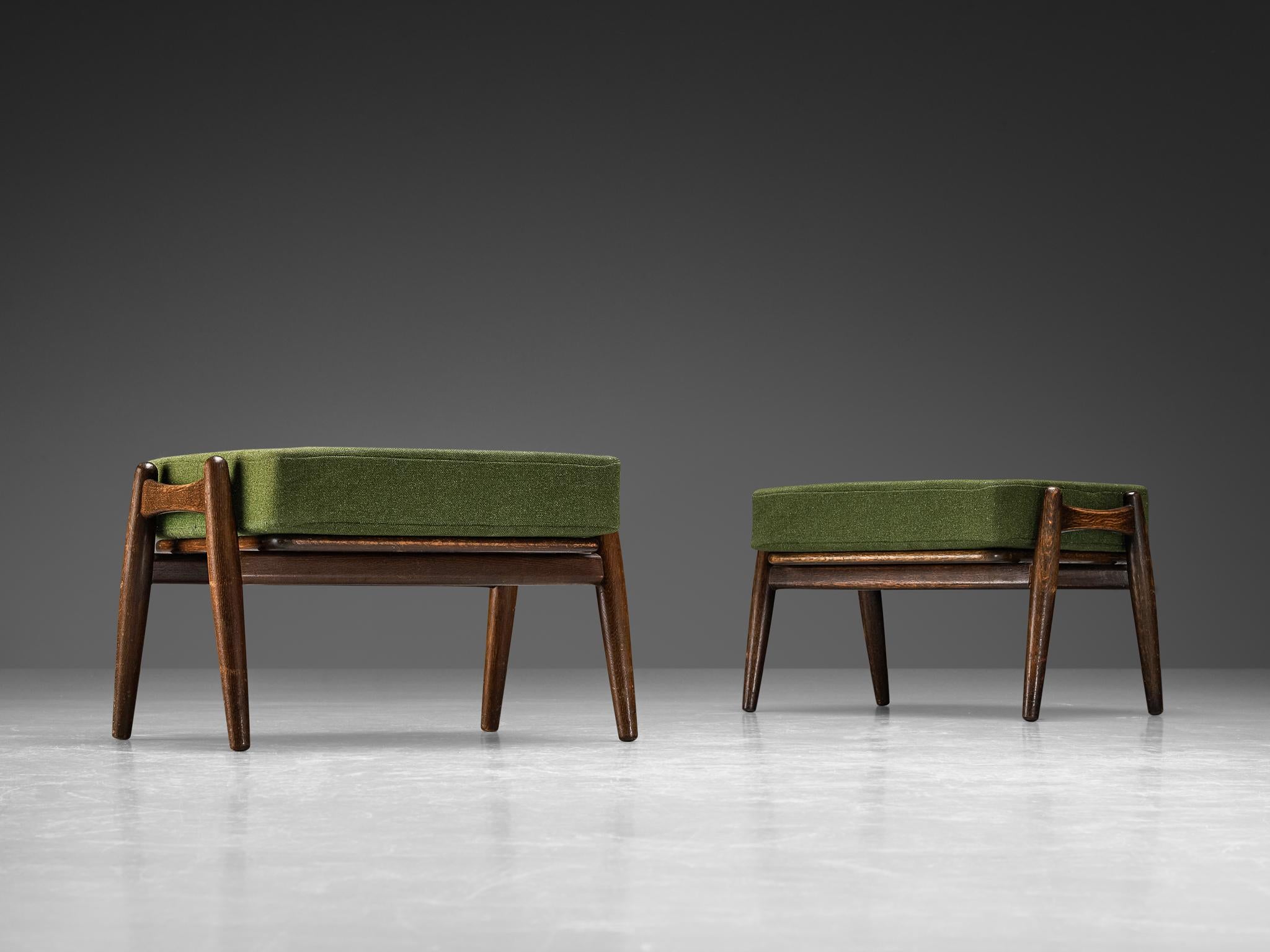 Hans J. Wegner for Getama 'Cigar' Stools in Solid Oak with Green Cushion  In Good Condition For Sale In Waalwijk, NL