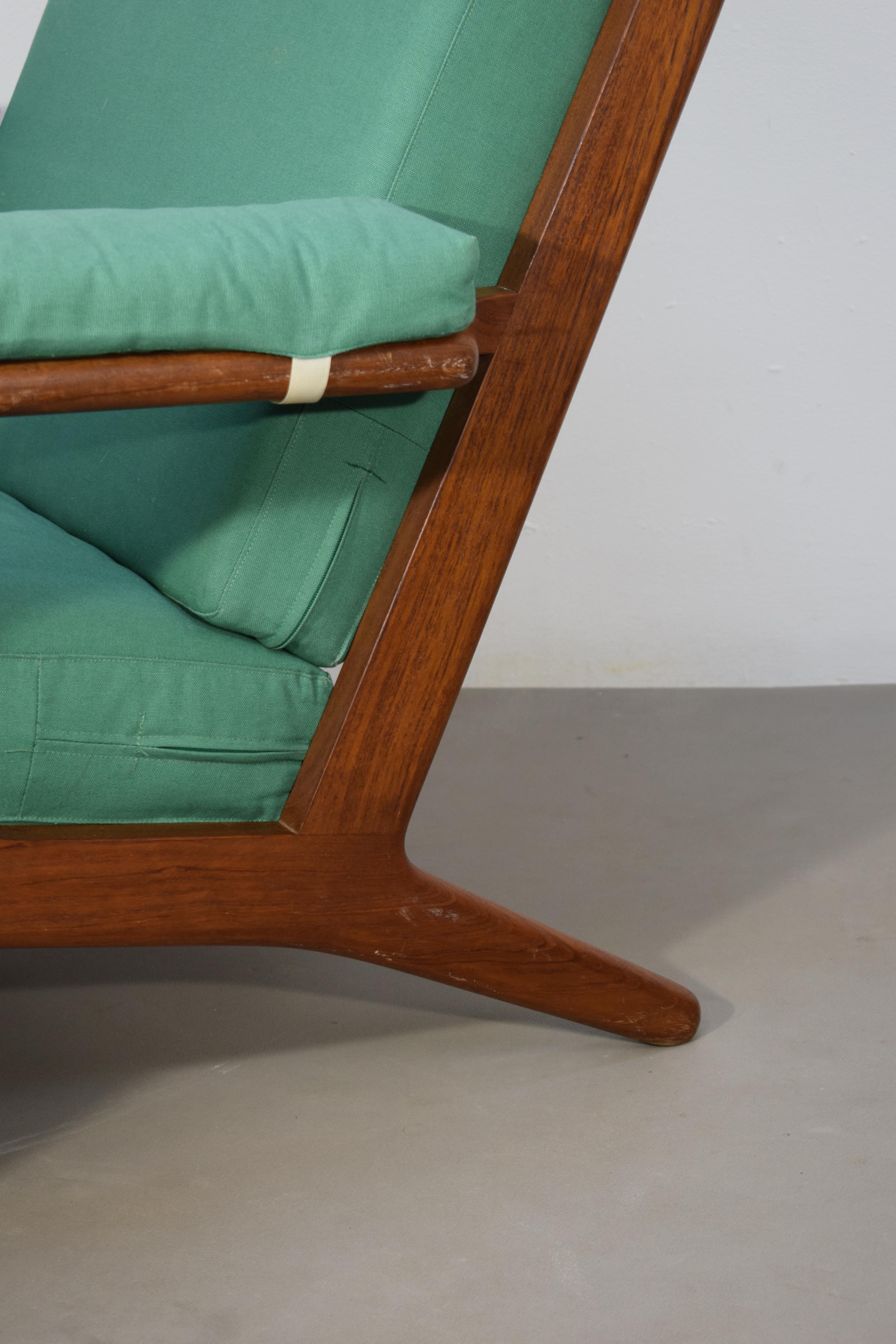Armchair by Hans J. Wegner for Getama, Danish production, 1960s In Good Condition For Sale In Palermo, PA