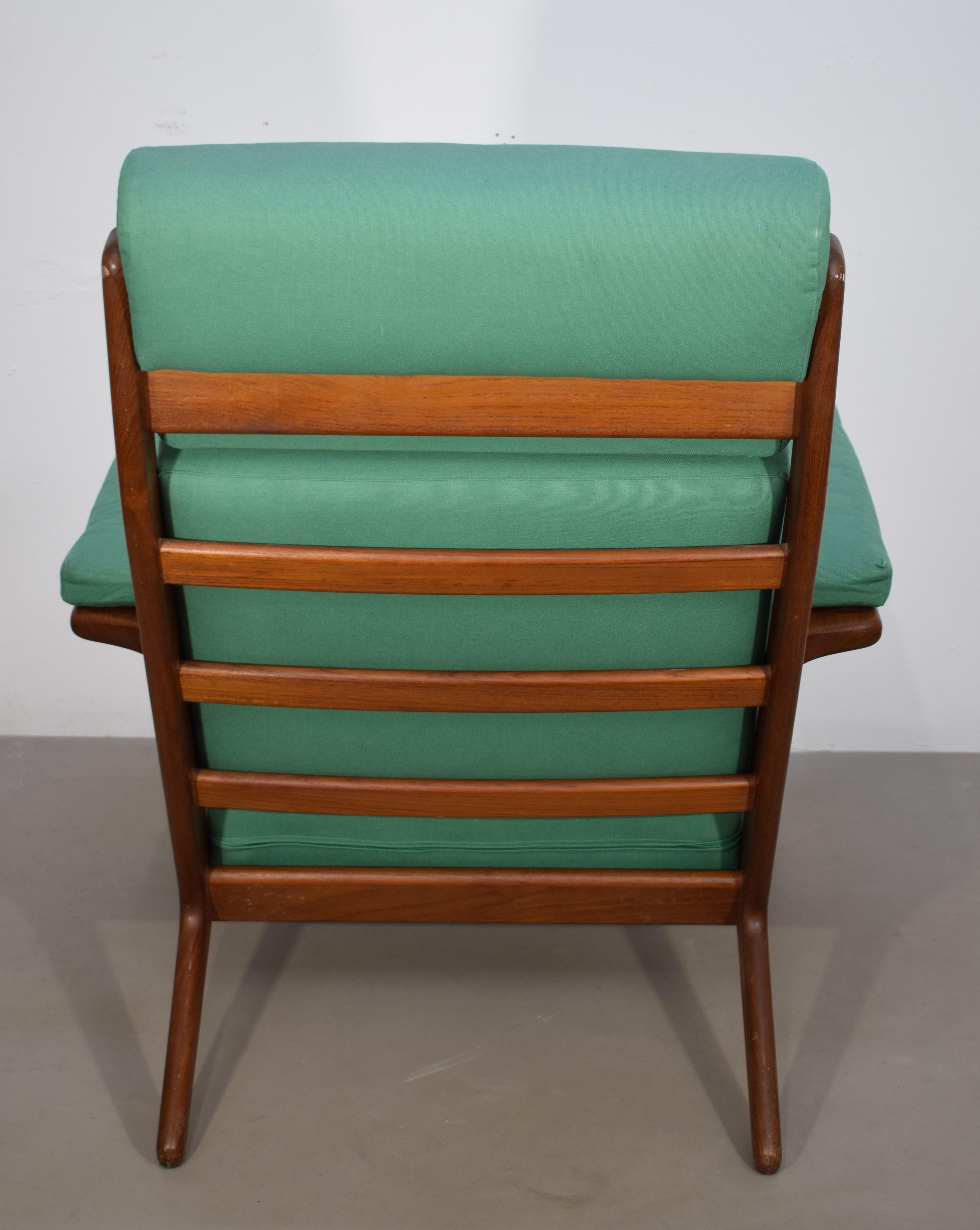 Mid-20th Century Armchair by Hans J. Wegner for Getama, Danish production, 1960s For Sale