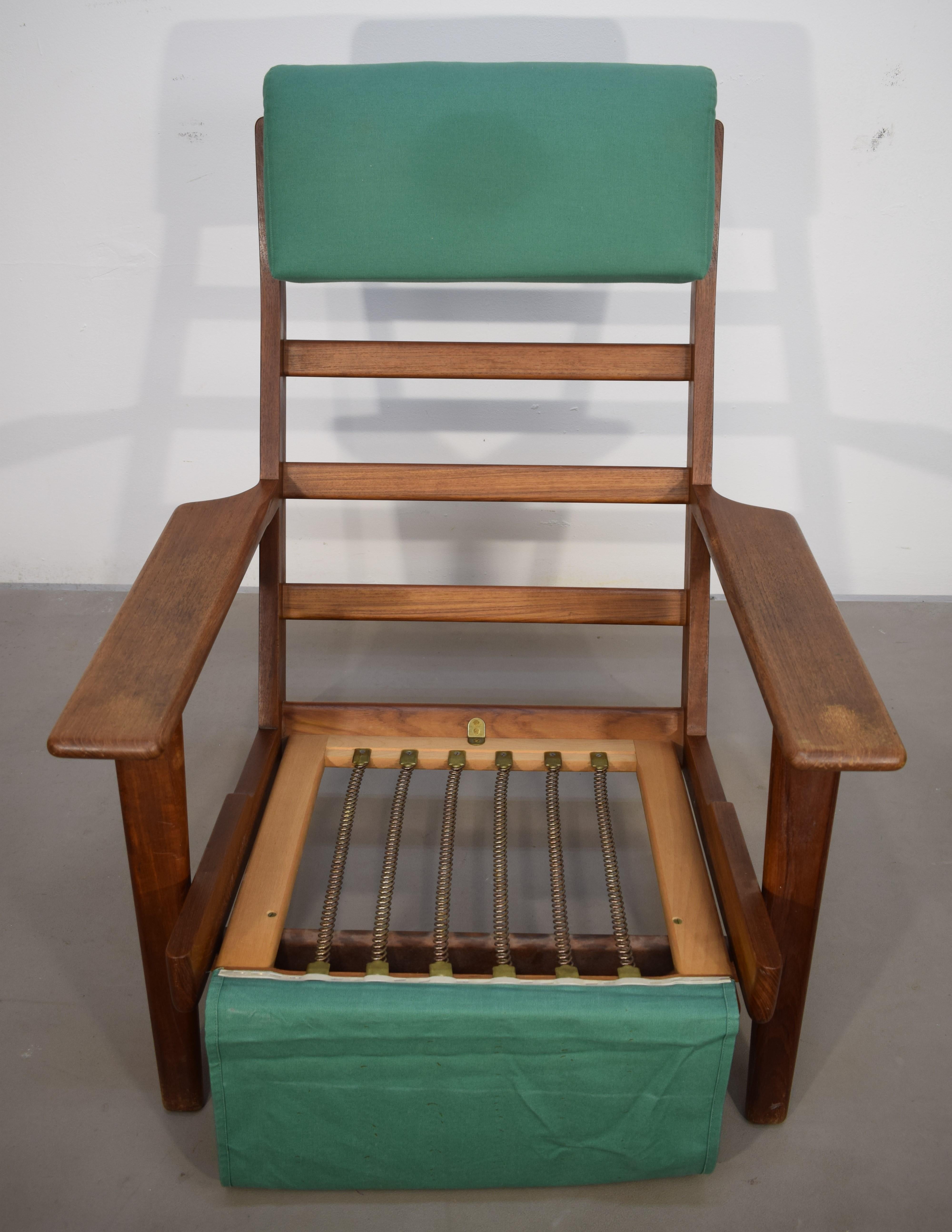 Fabric Armchair by Hans J. Wegner for Getama, Danish production, 1960s For Sale