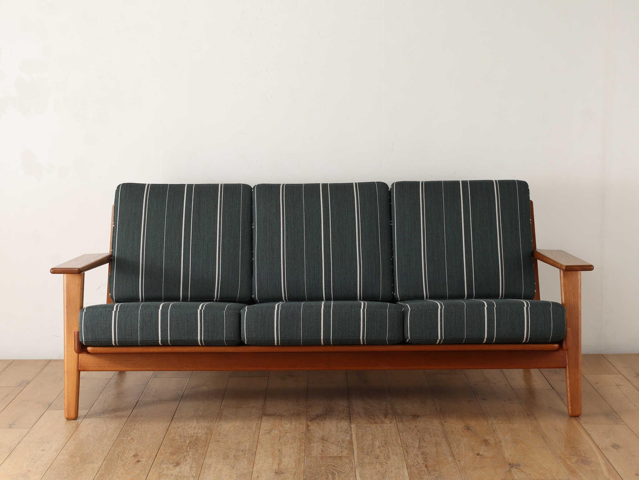 Canapé modèle GE-290 de Hans J. Wegner pour GETAMA en vente 4