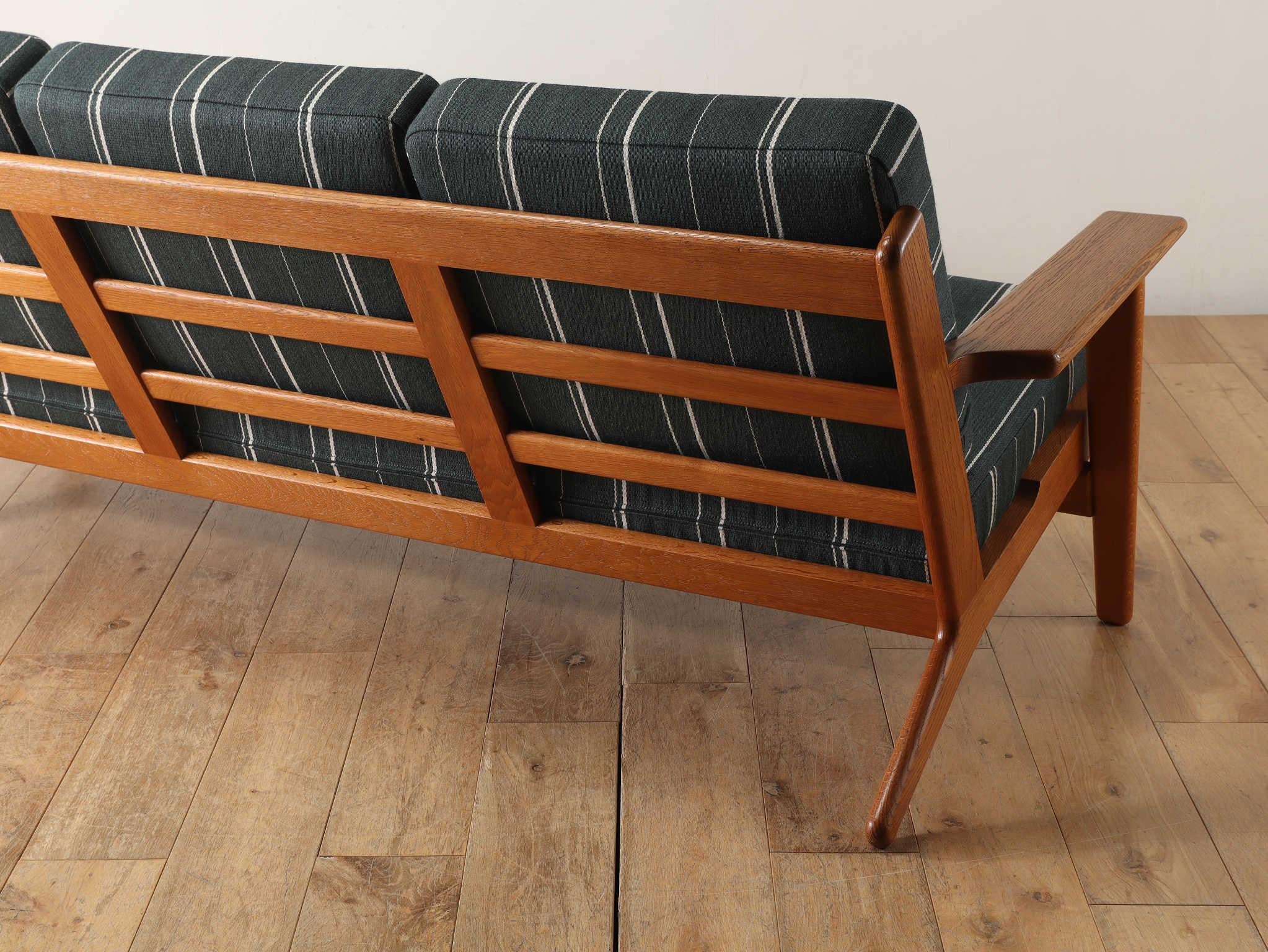 Canapé modèle GE-290 de Hans J. Wegner pour GETAMA en vente 8