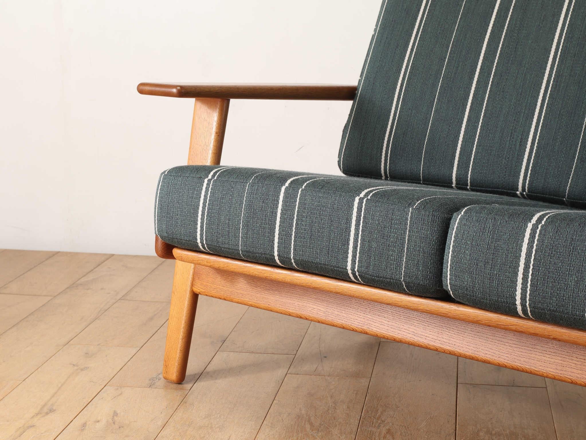 Danois Canapé modèle GE-290 de Hans J. Wegner pour GETAMA en vente