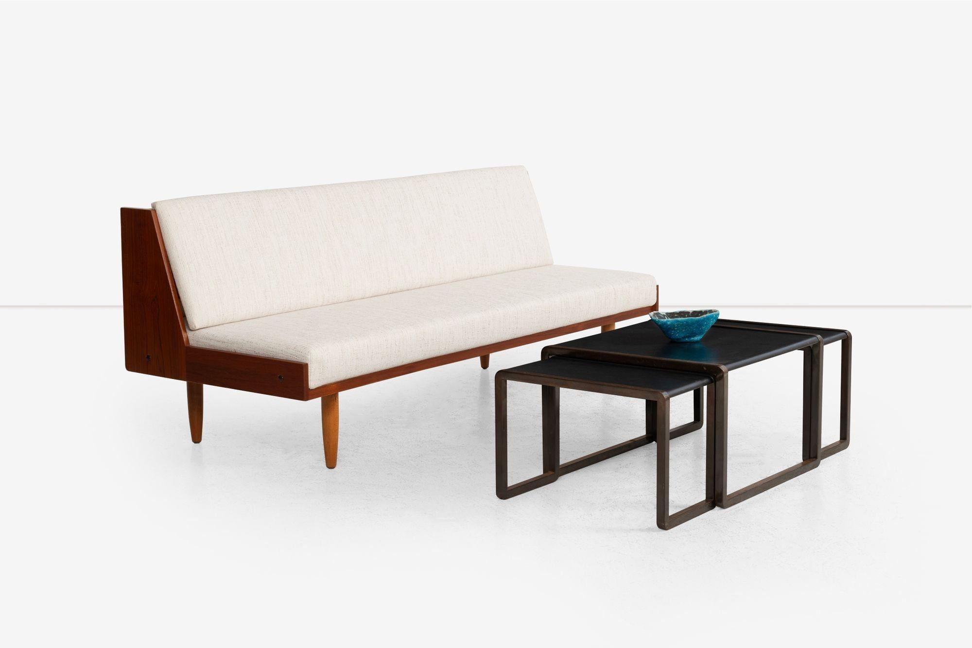 Appliqué Hans J. Wegner for Getama – Model GE6 Teak Daybed, Denmark, 1960 For Sale