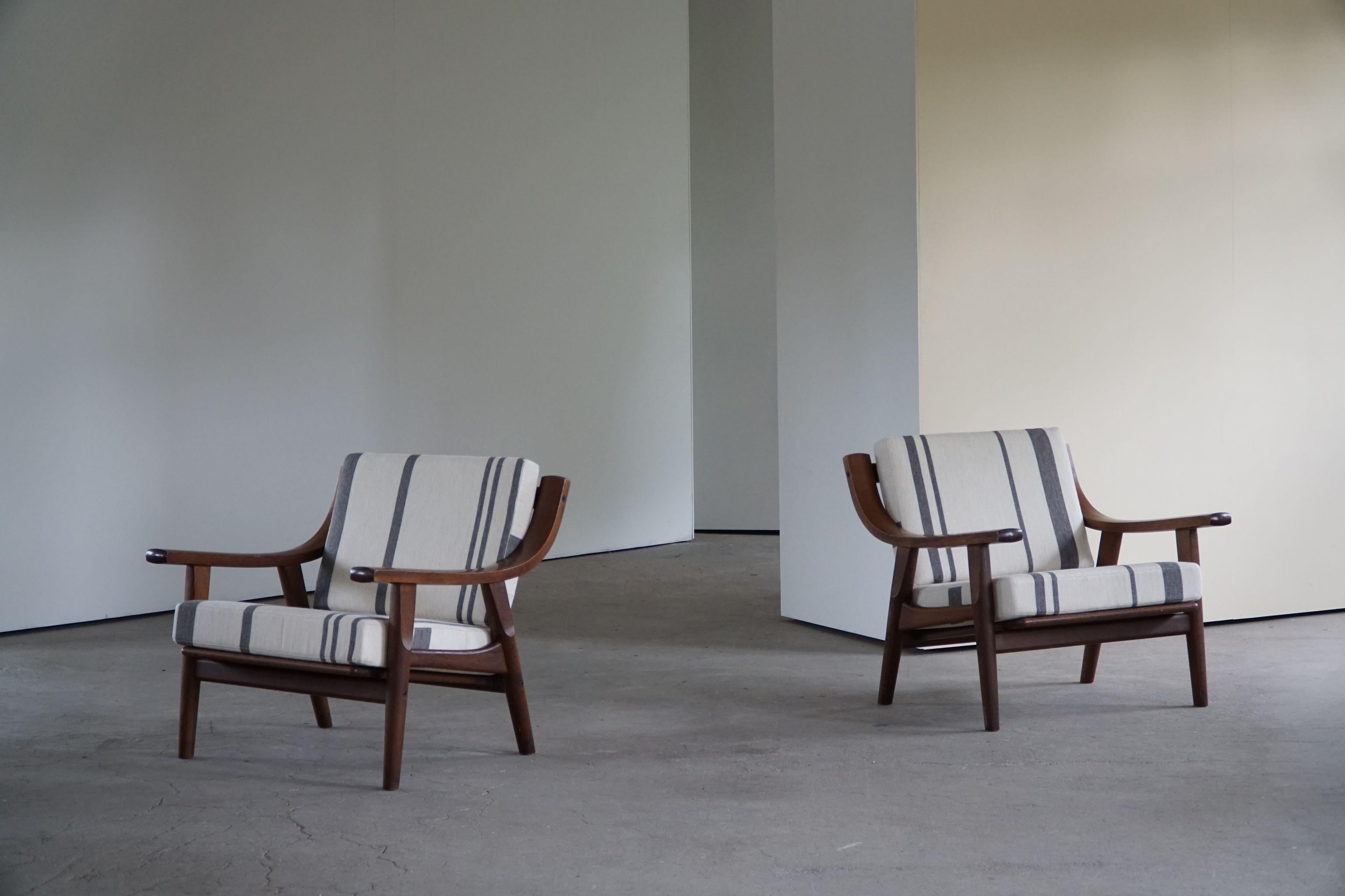 Danish Hans J. Wegner for Getama, Pair of Lounge Chairs in Savak Wool, 