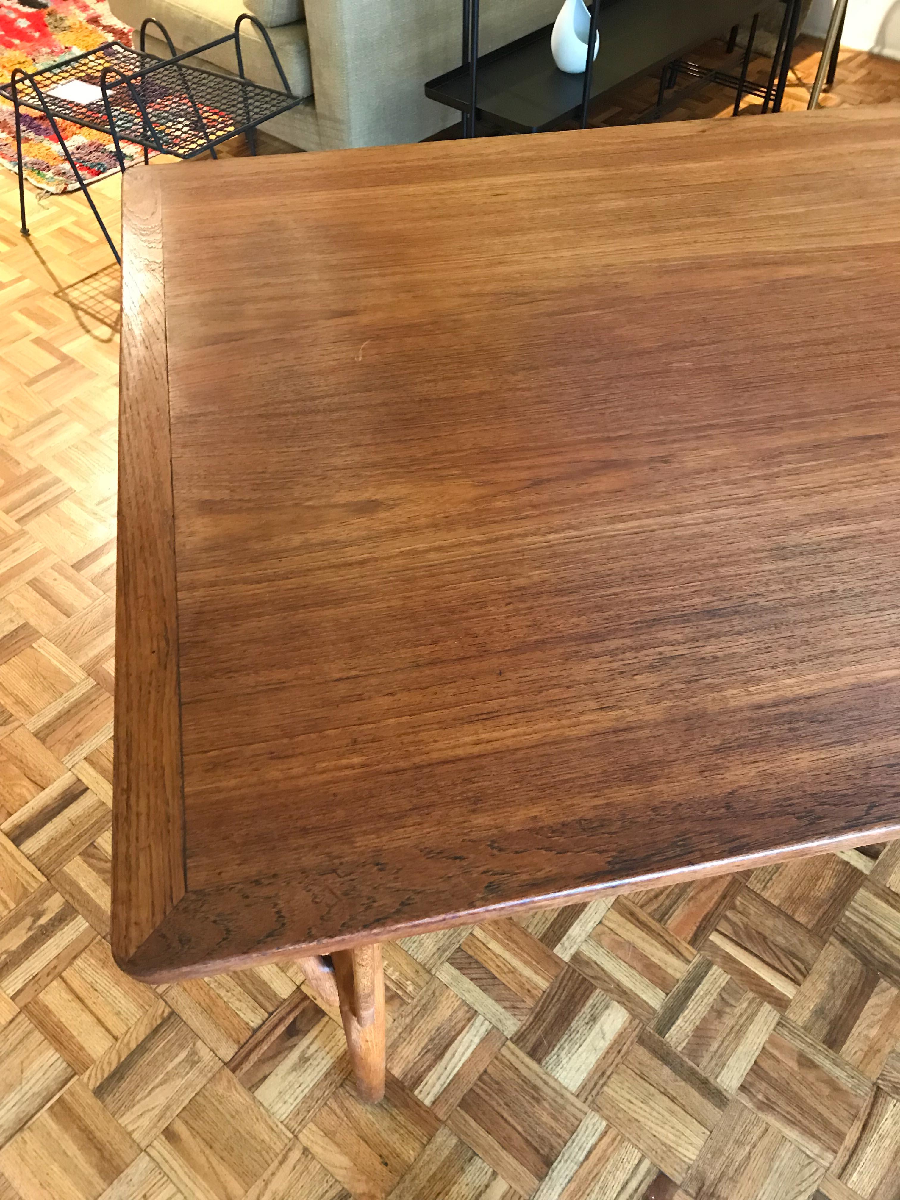 Hans J. Wegner for Johannes Hansen Dining Table In Good Condition For Sale In Vancouver, BC
