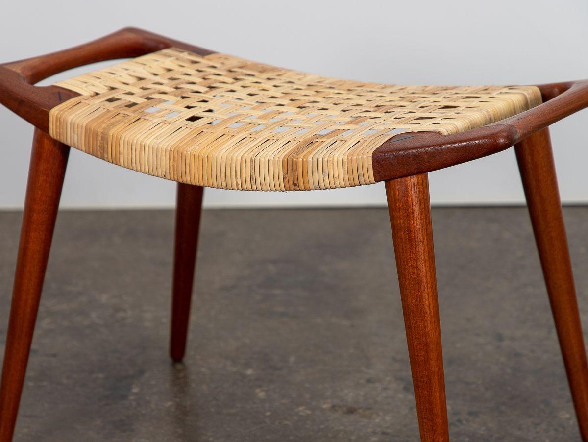 Danois Tabouret en rotin Hans J. Wegner pour Johannes Hansen JH 539 en vente