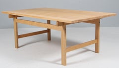 Hans J. Wegner para PP Møbler Mesa de centro, roble macizo.