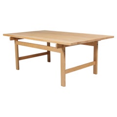 Hans J. Wegner para PP Møbler Mesa de centro, roble macizo.