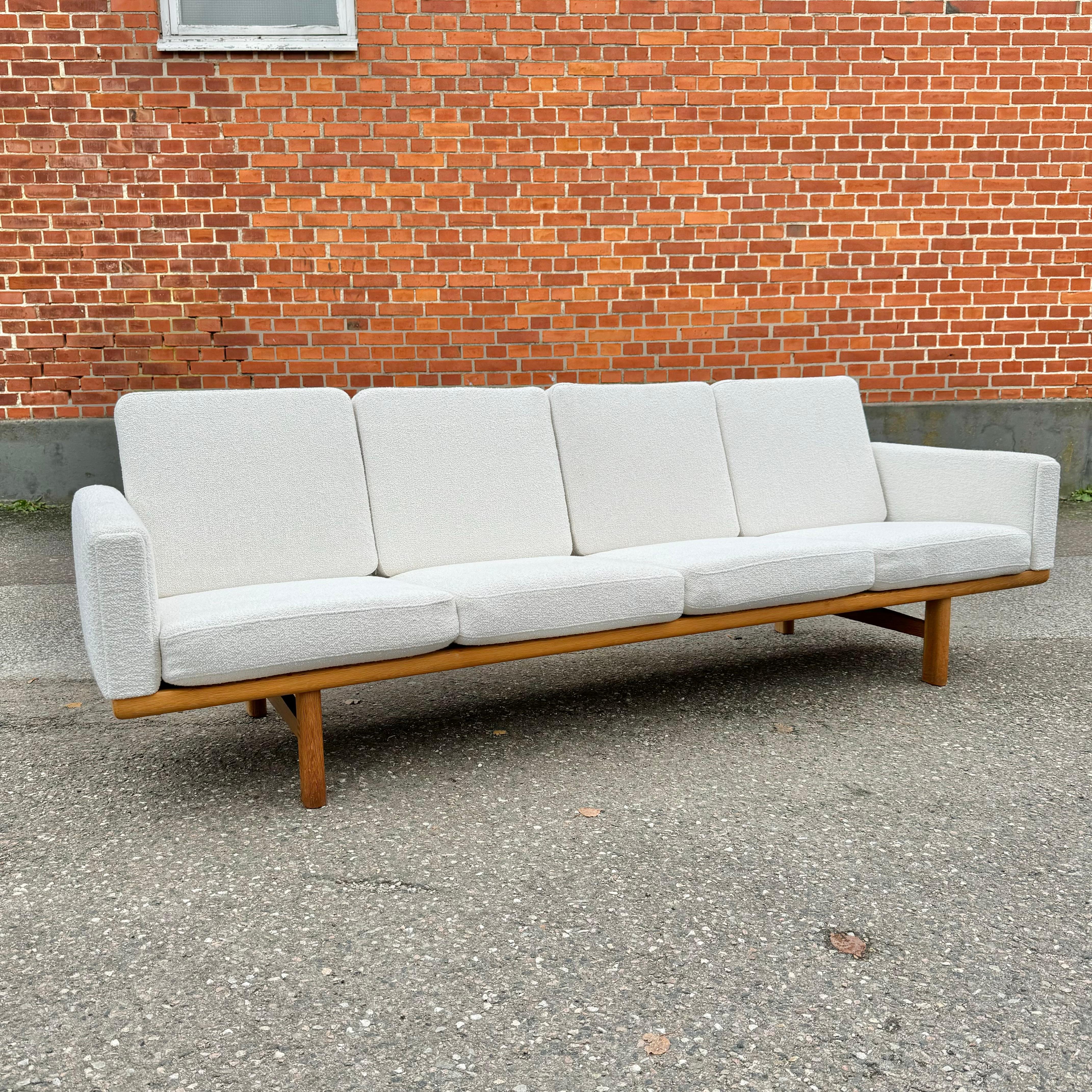 Hans J. Wegner Viersitziges Sofa für Getama (Skandinavische Moderne) im Angebot
