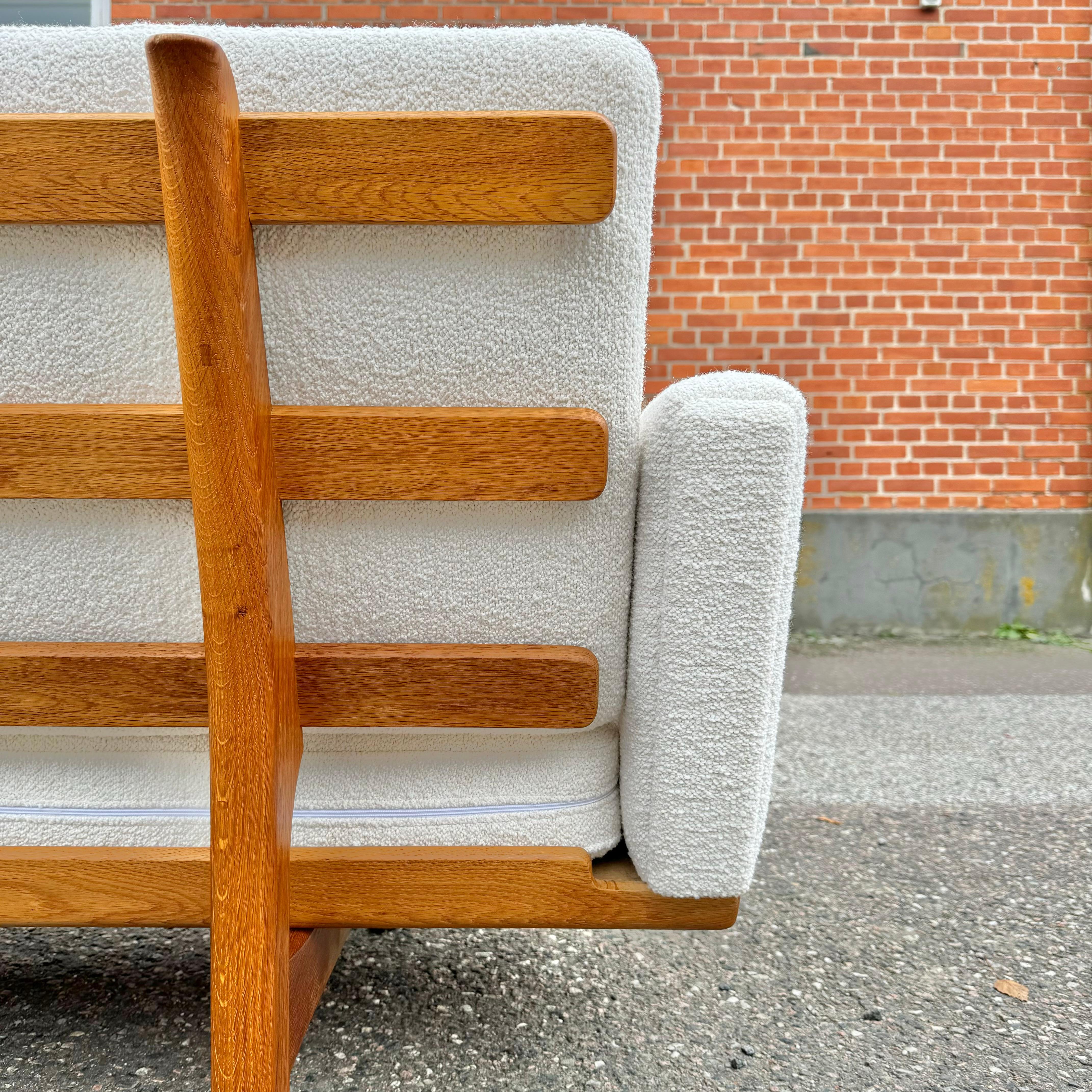 Hans J. Wegner Viersitziges Sofa für Getama im Angebot 1