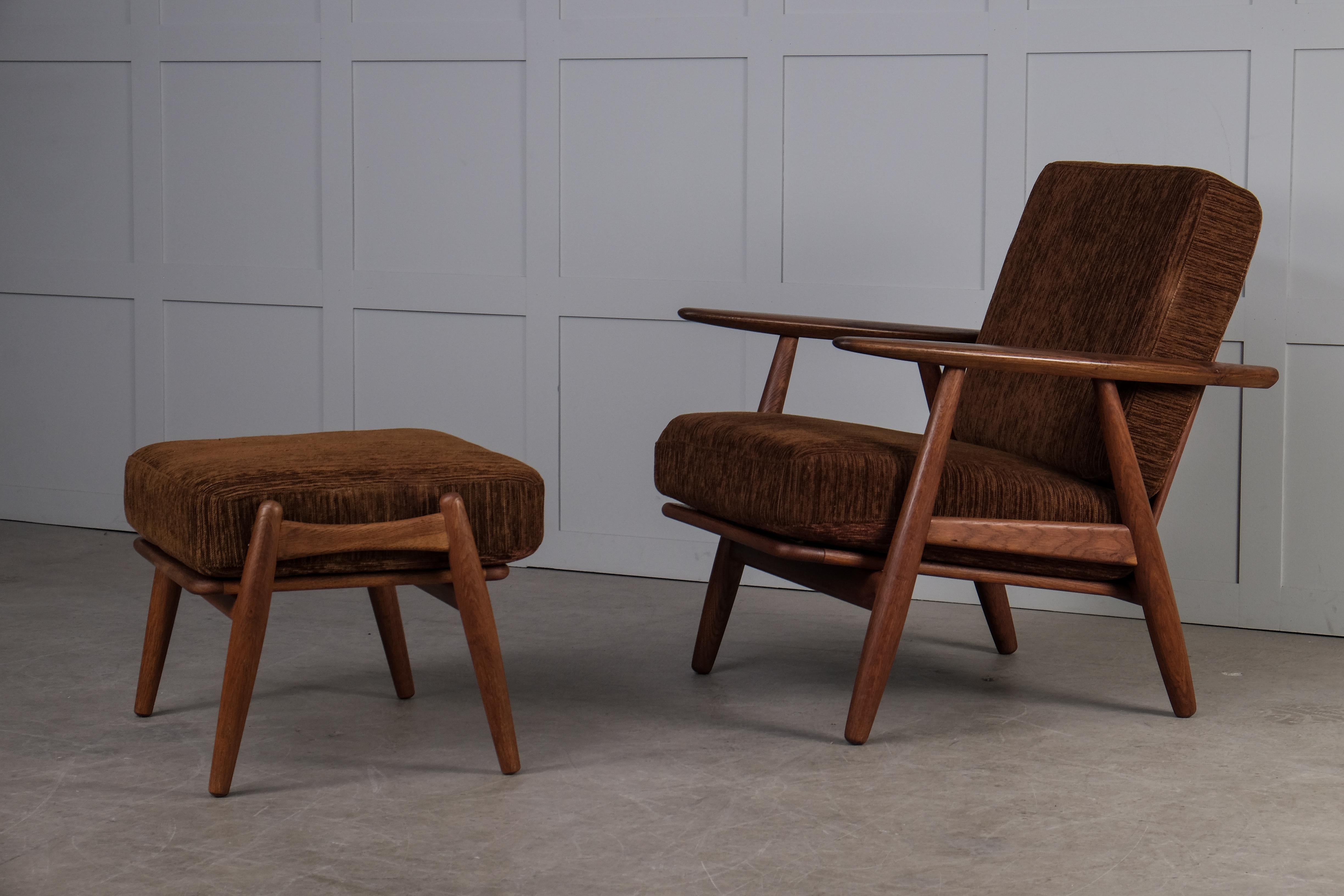 Hans J. Wegner GE 240 Oak Cigar Easy Chair with Ottoman, 1950s 4