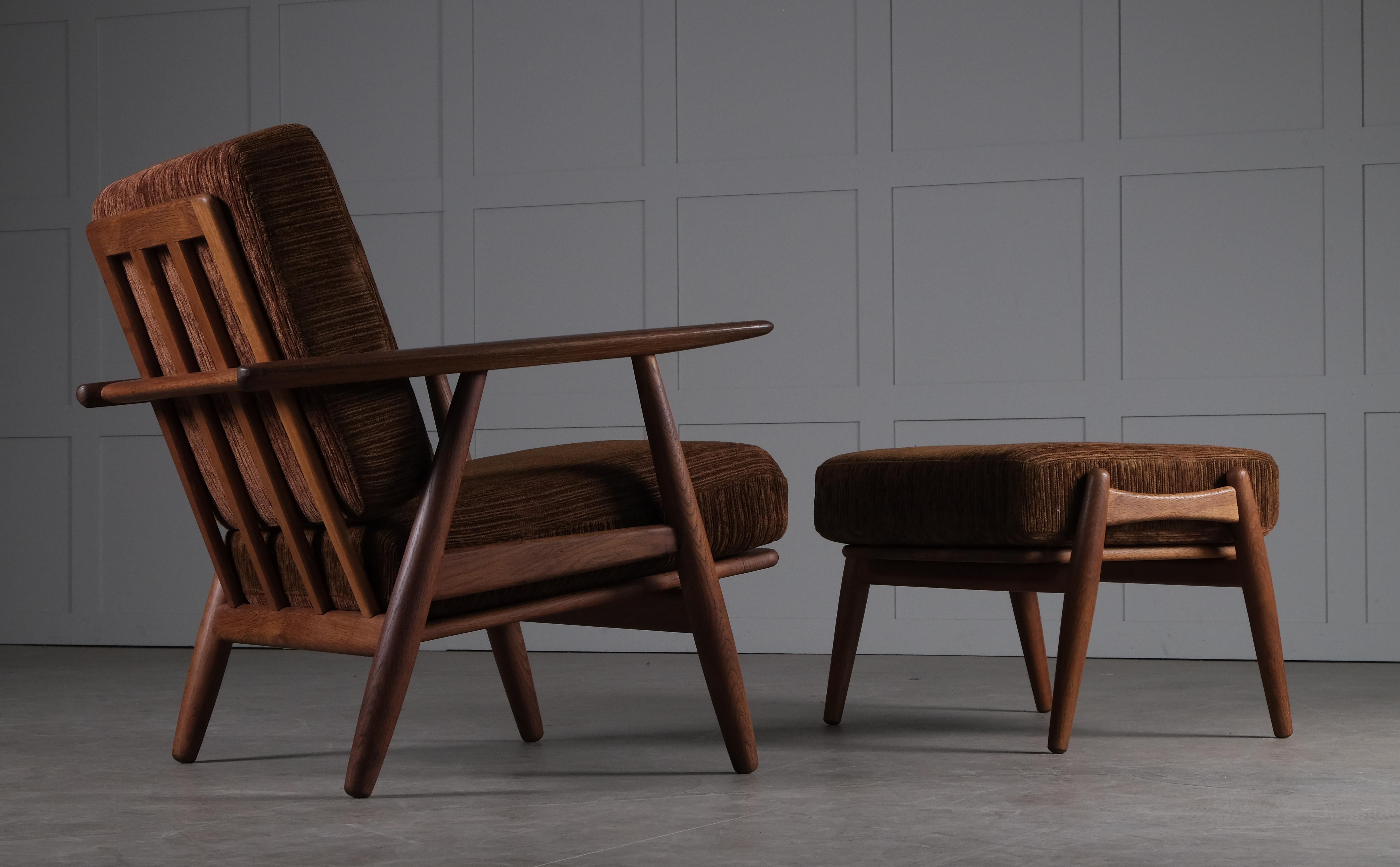 Hans J. Wegner GE 240 Oak Cigar Easy Chair with Ottoman, 1950s 2
