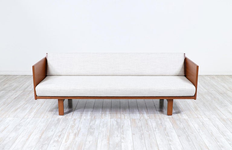 Hans J. Wegner GE-259 Adjustable Daybed sofa for Getama.
