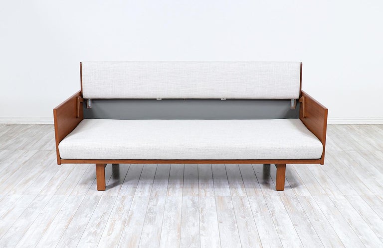 Mid-Century Modern Hans J. Wegner GE-259 Adjustable Daybed Sofa for Getama