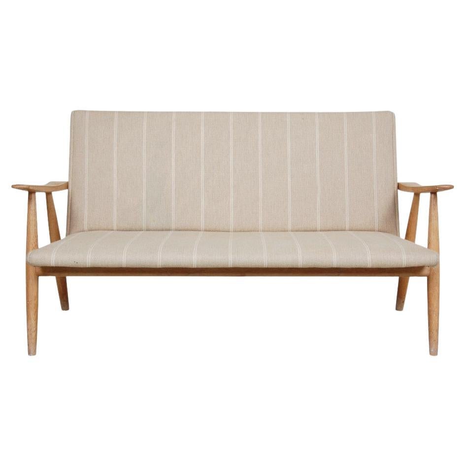 Hans J. Wegner Ge-260/2 Sofa with Beige Fabric and Oak