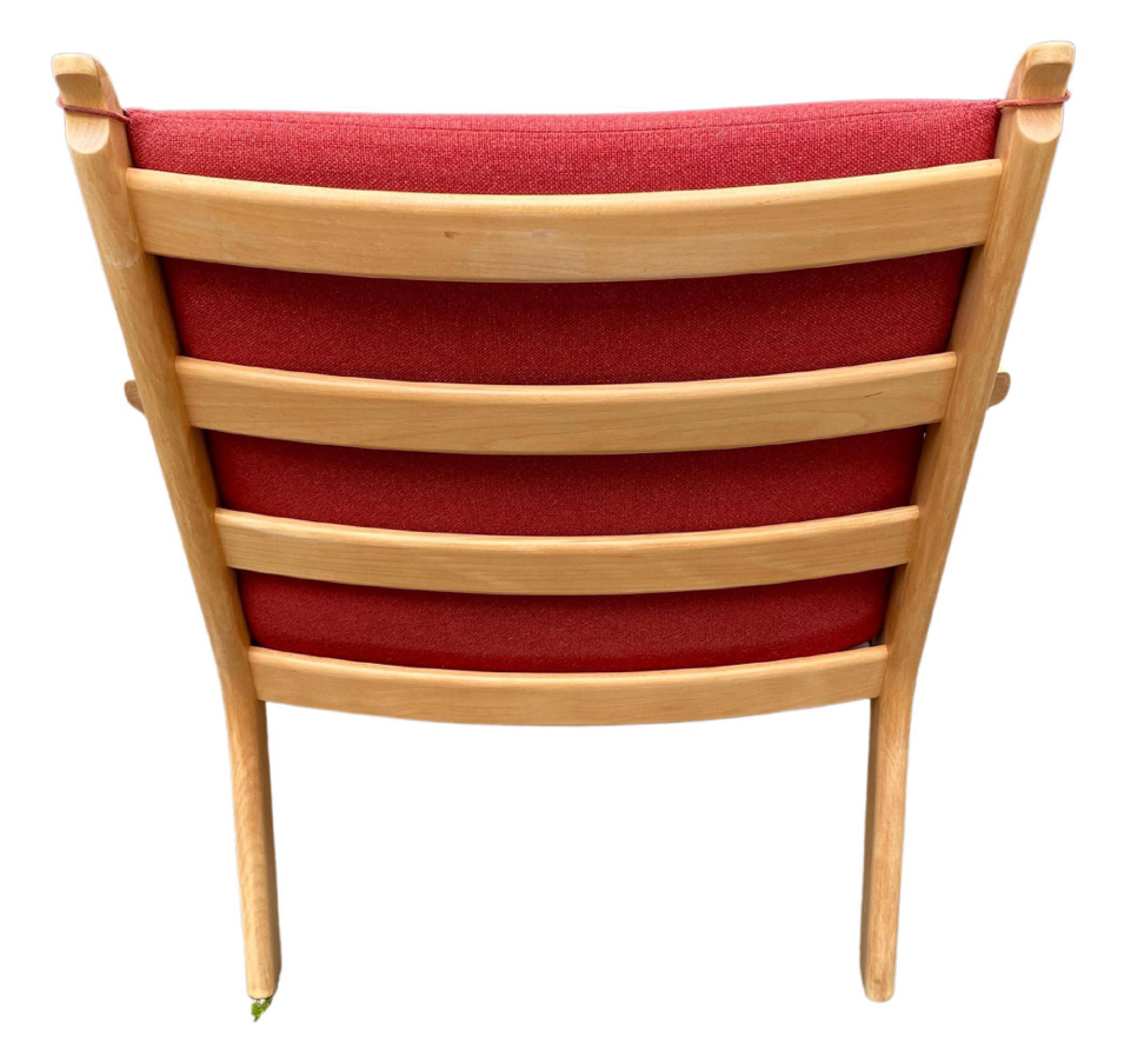 20th Century Hans J. Wegner GE-284 Lounge Chair For Sale