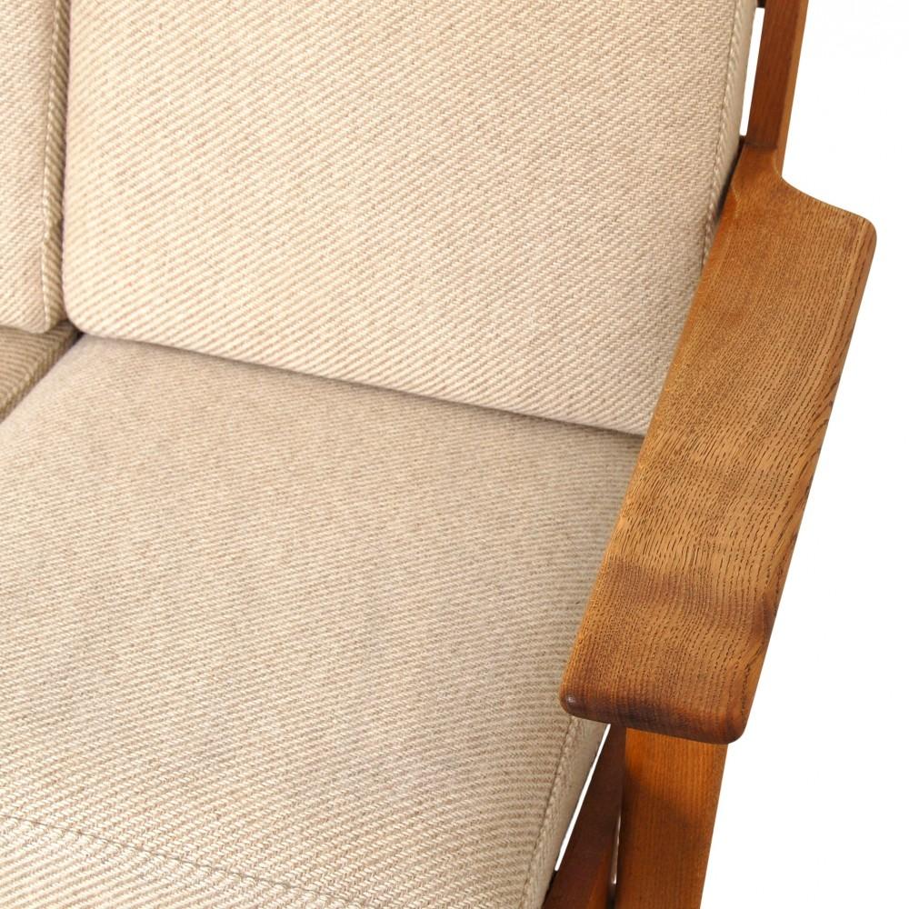 Hans J. Wegner Ge-290 3-Sitzer-Sofa aus massiver Eiche und beigefarbenem Stoff im Zustand „Relativ gut“ im Angebot in Herlev, 84