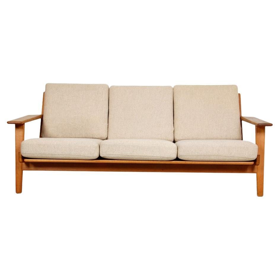 Hans J. Wegner Ge-290 3-Seater Sofa with Solid Oak and Beige Fabric For Sale